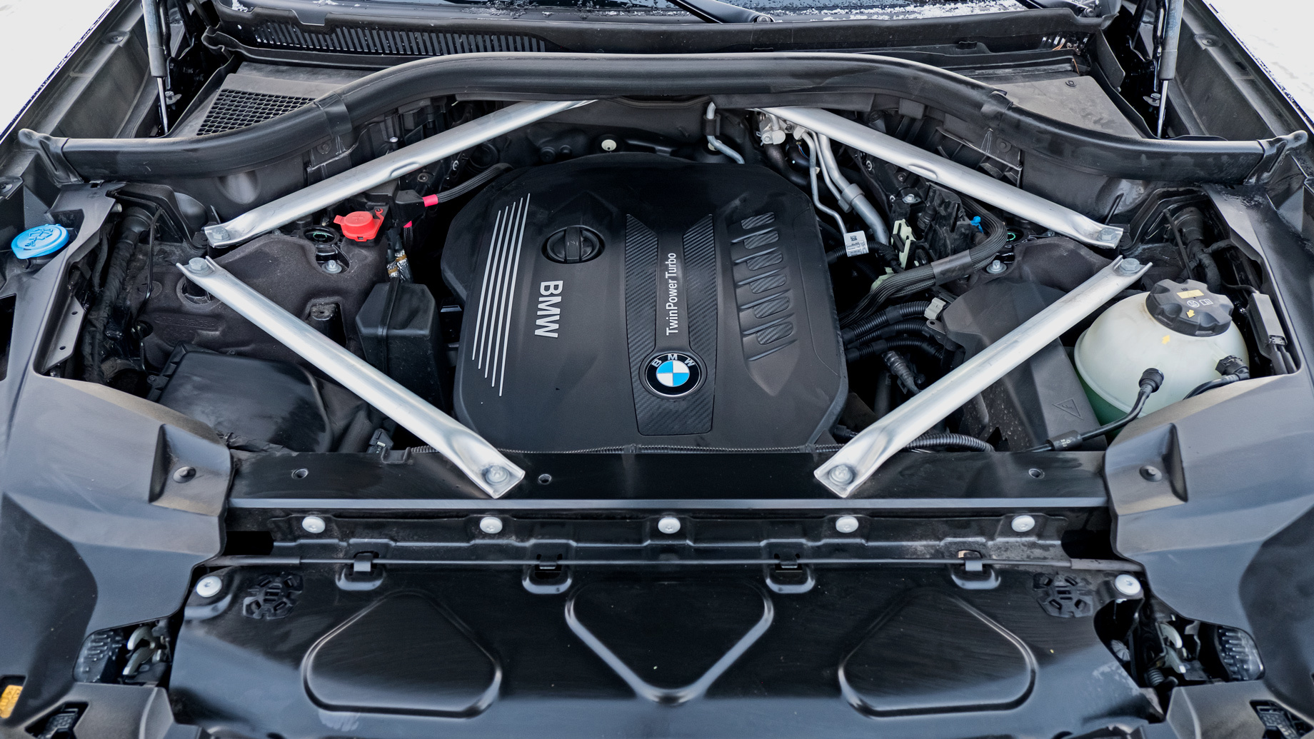 BMW x7 Mercedes GLS.
