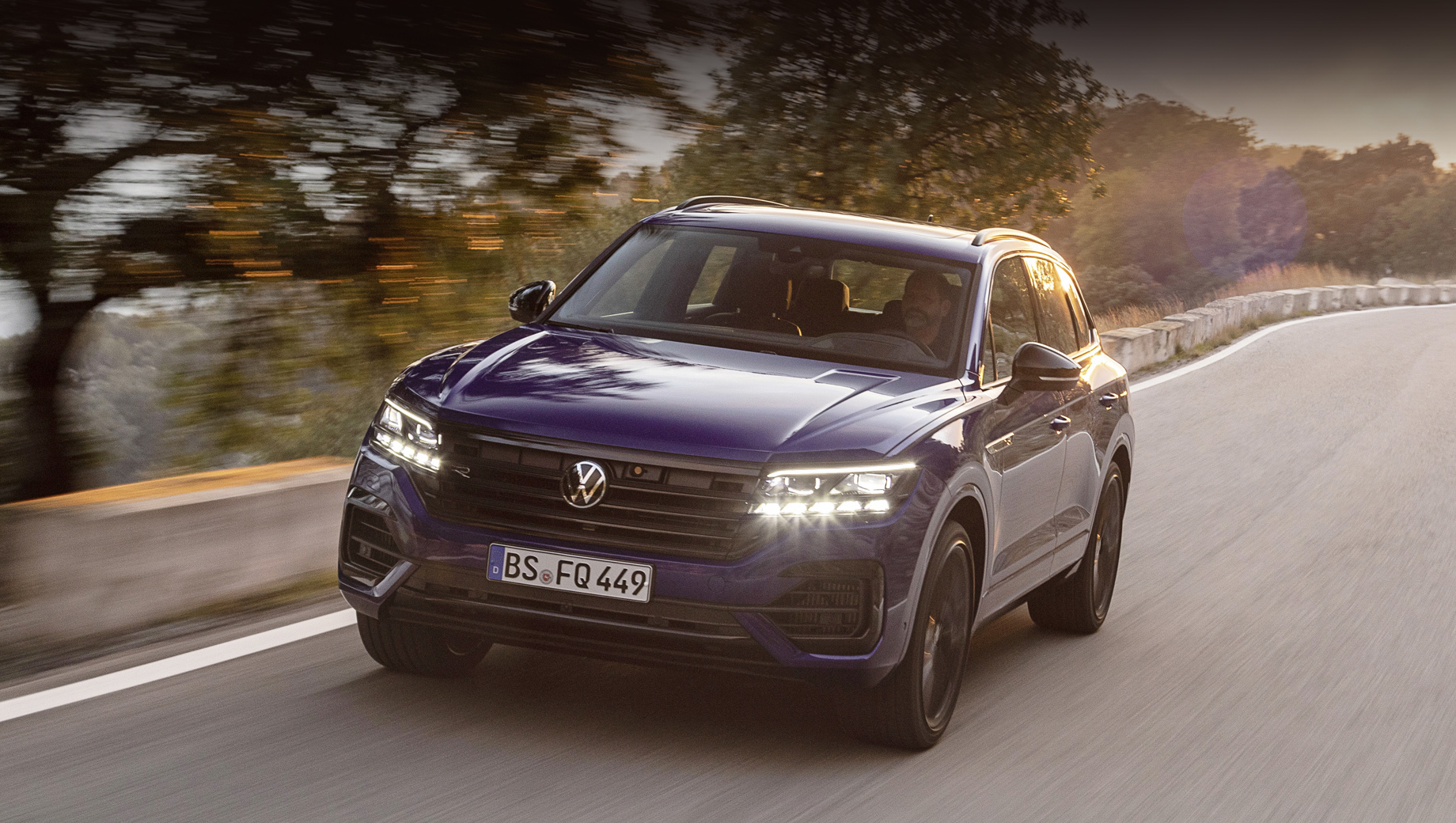 Кроссовер Volkswagen Touareg R стал первым гибридом в линии R — DRIVE2