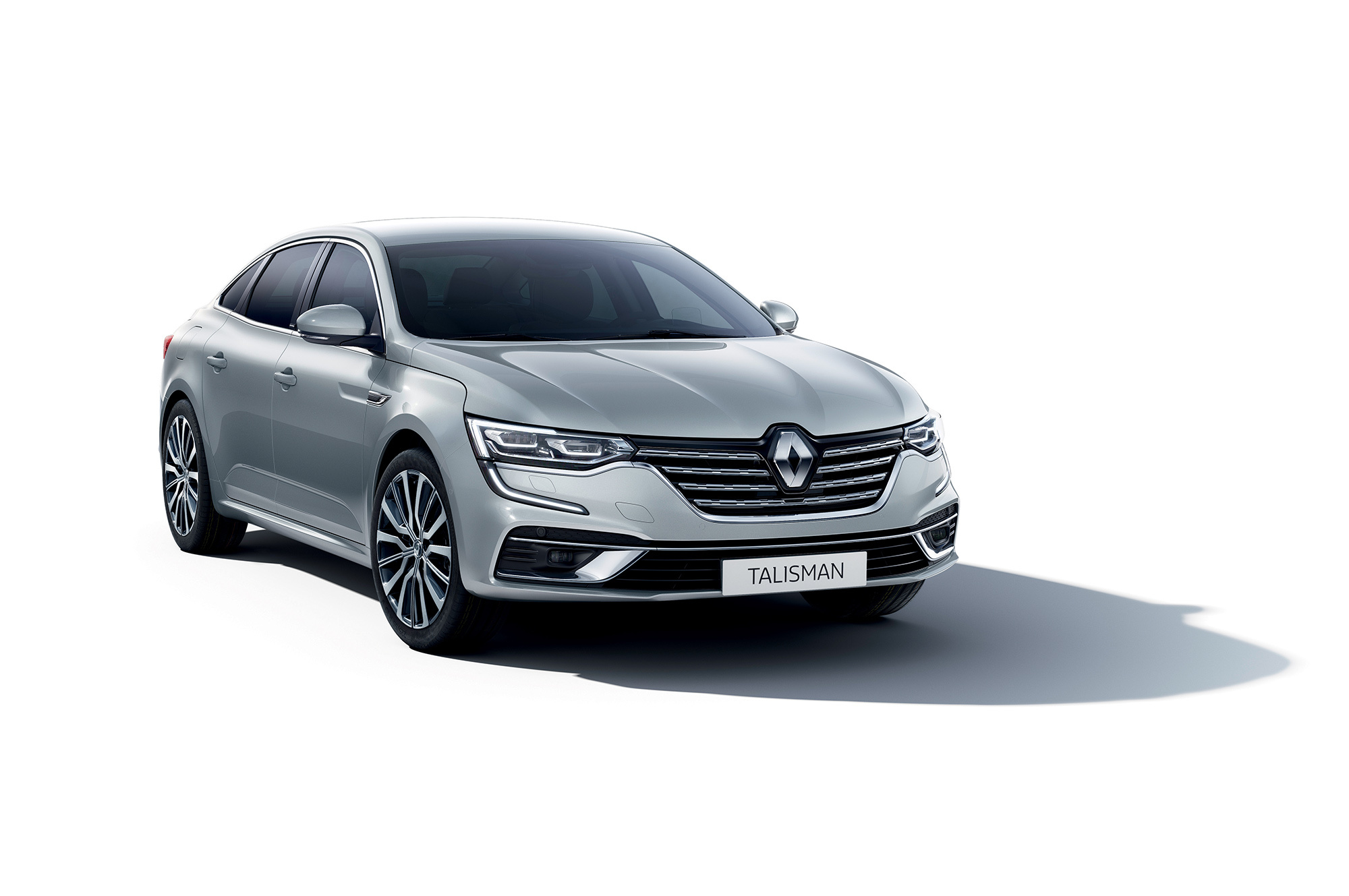 Седан и универсал Renault Talisman улучшились в нюансах — ДРАЙВ