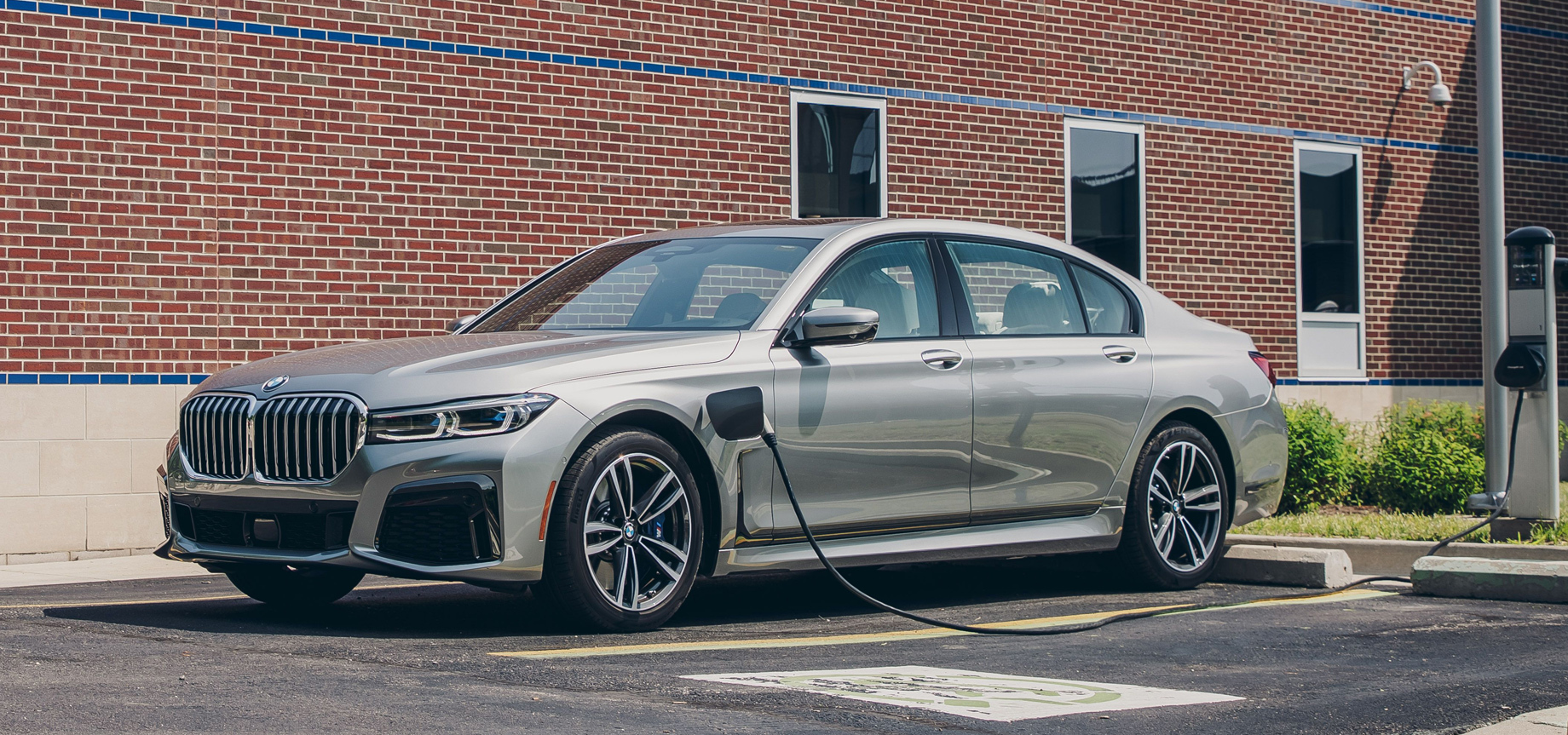 Седаны BMW 5 и 7 станут электрокарами через пару лет — ДРАЙВ