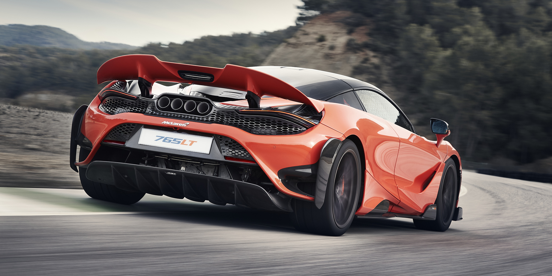 Суперкар McLaren 765LT обострил способности купе 720S — ДРАЙВ