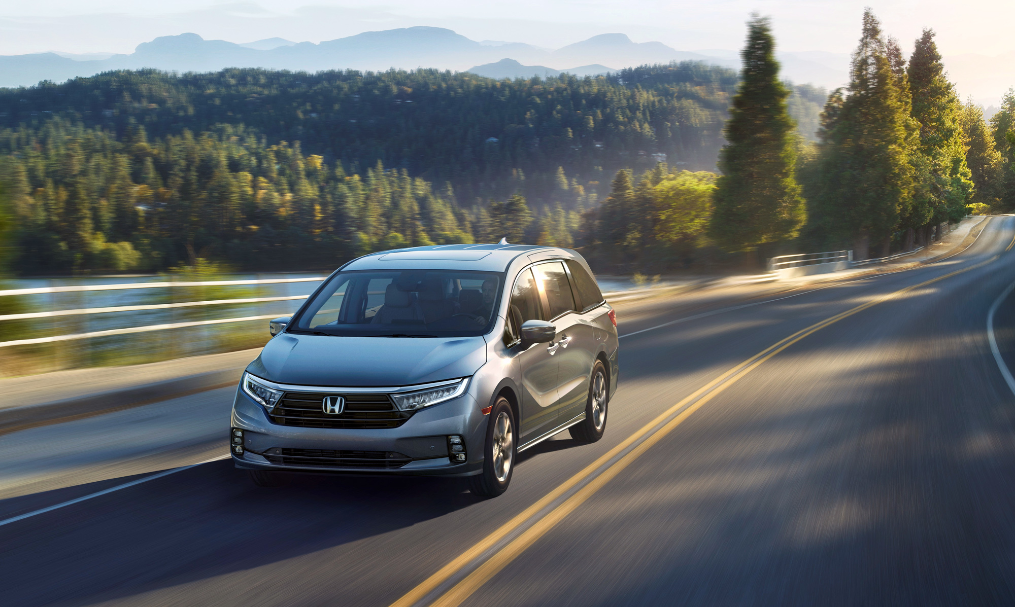 Минивэн Honda Odyssey прошёл модернизацию в США — ДРАЙВ