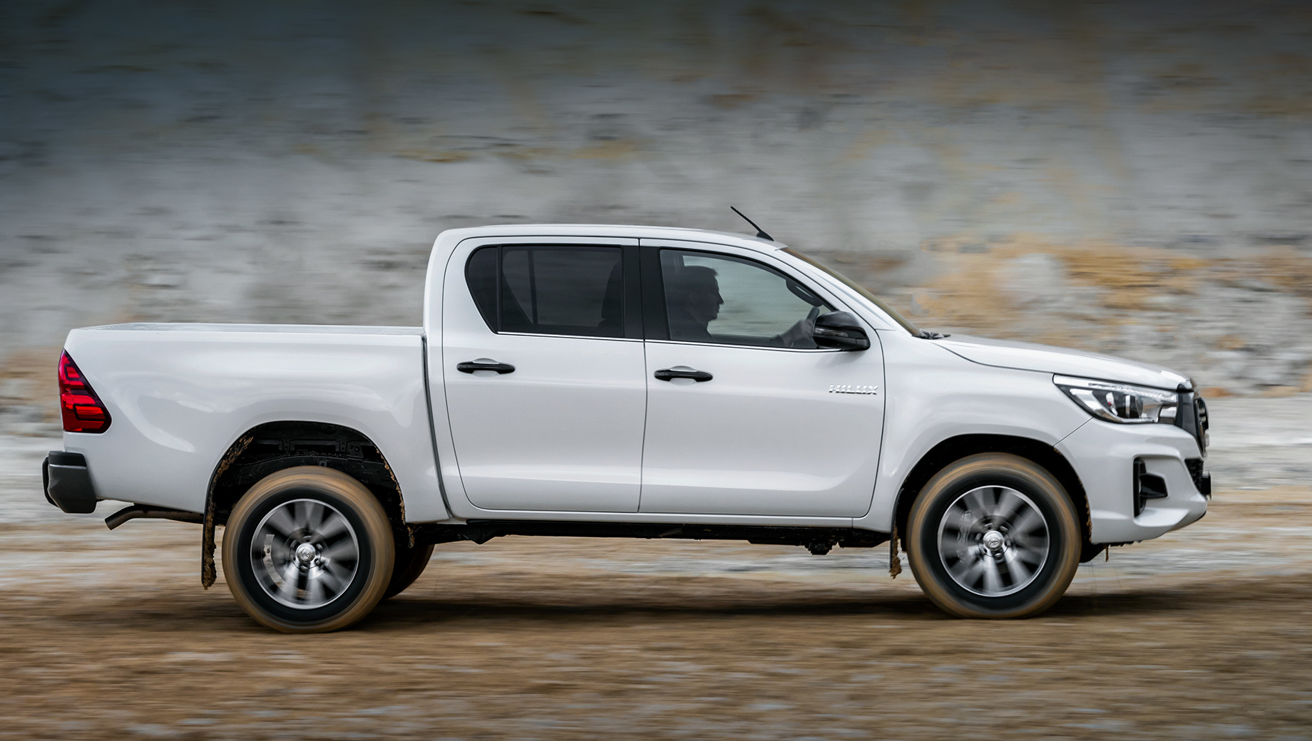 Пикапу Toyota Hilux подтянут лицо во второй раз — DRIVE2