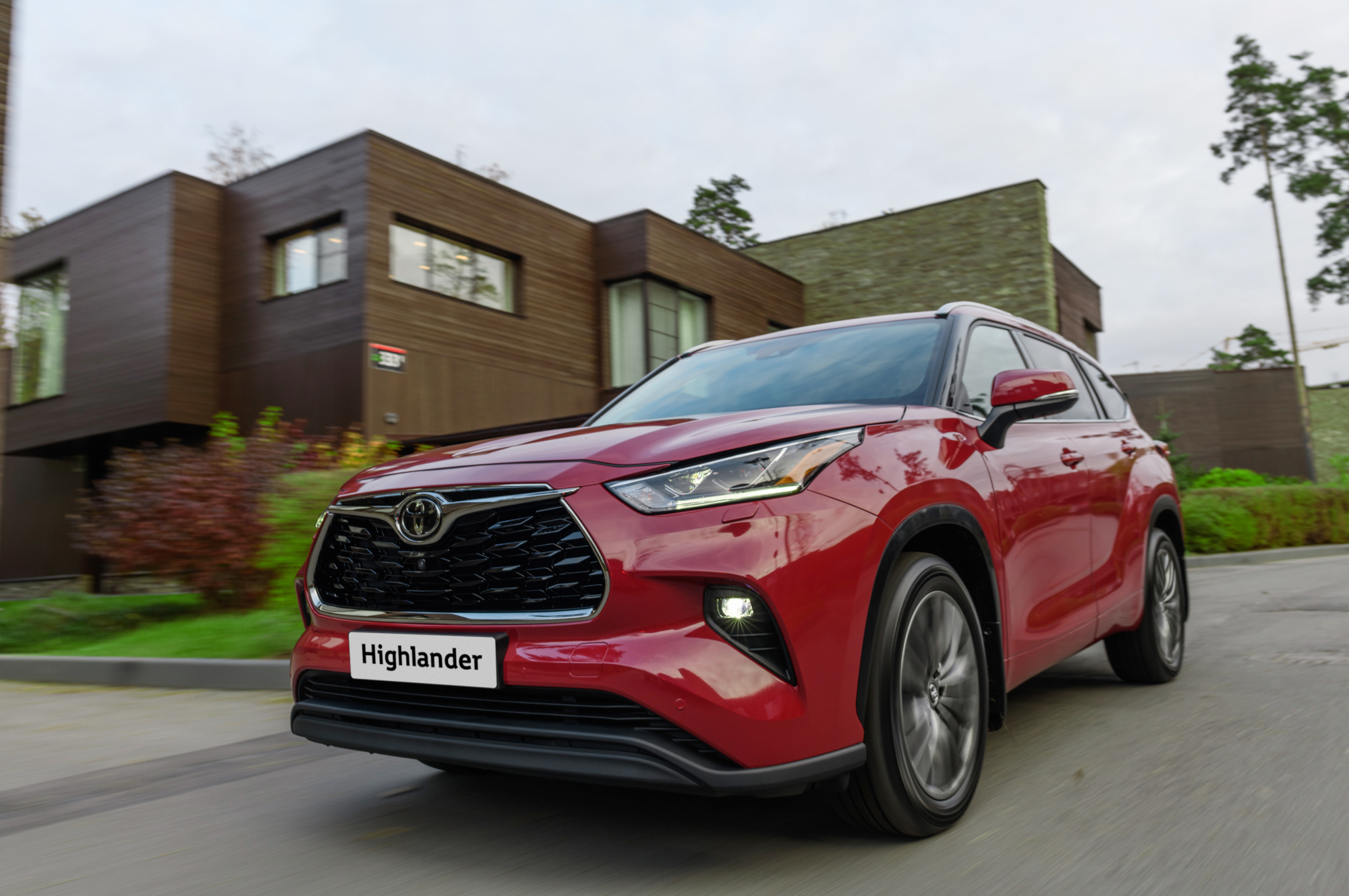 Кроссовер Toyota Highlander придёт в Россию летом 2020 года — ДРАЙВ