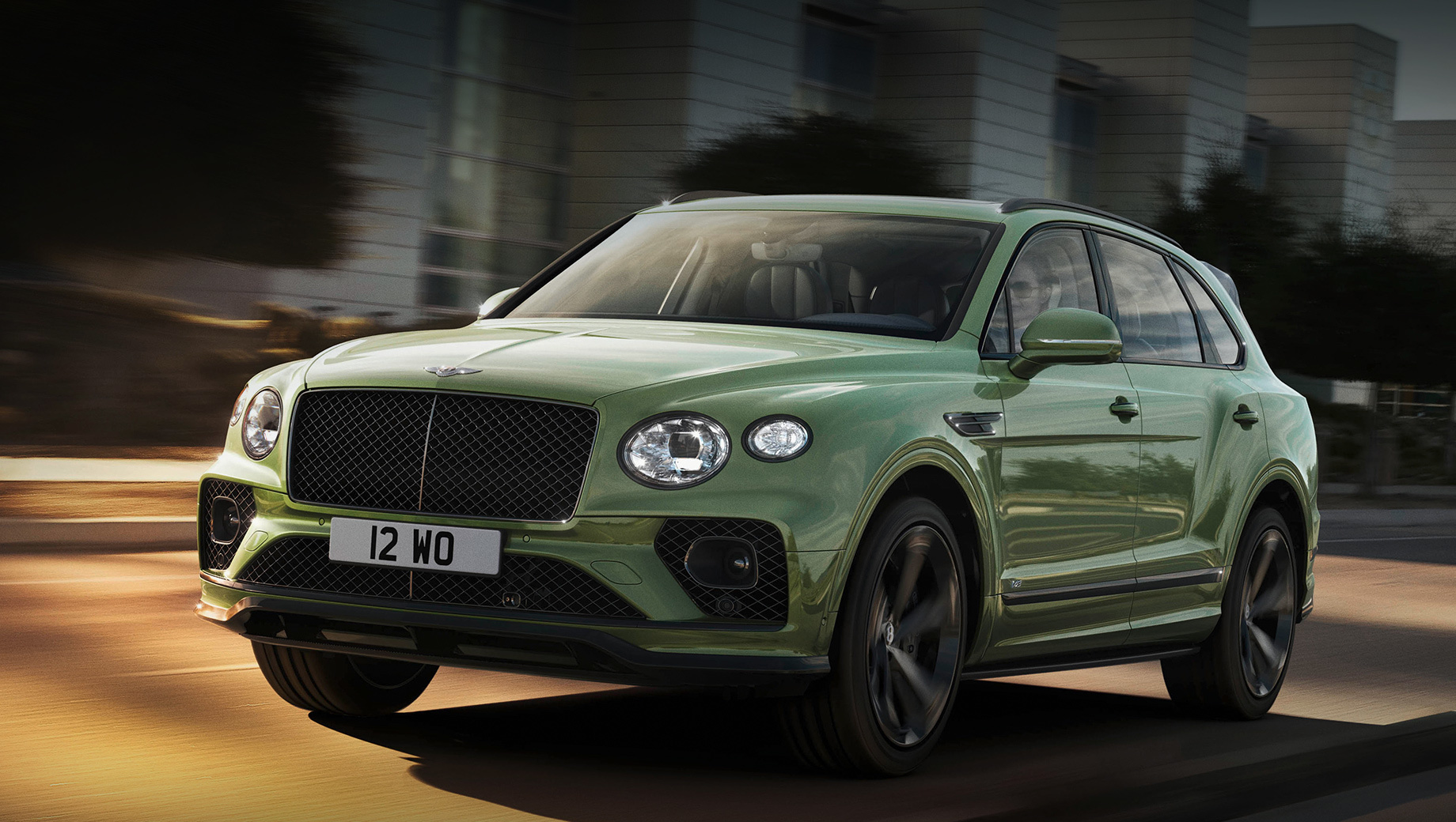 Bentley Bentayga серьёзно изменился снаружи и внутри — DRIVE2