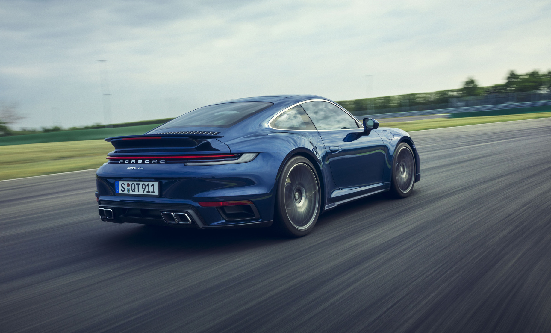 Porsche 911 Turbo вплотную приближен к 911 Turbo S — ДРАЙВ