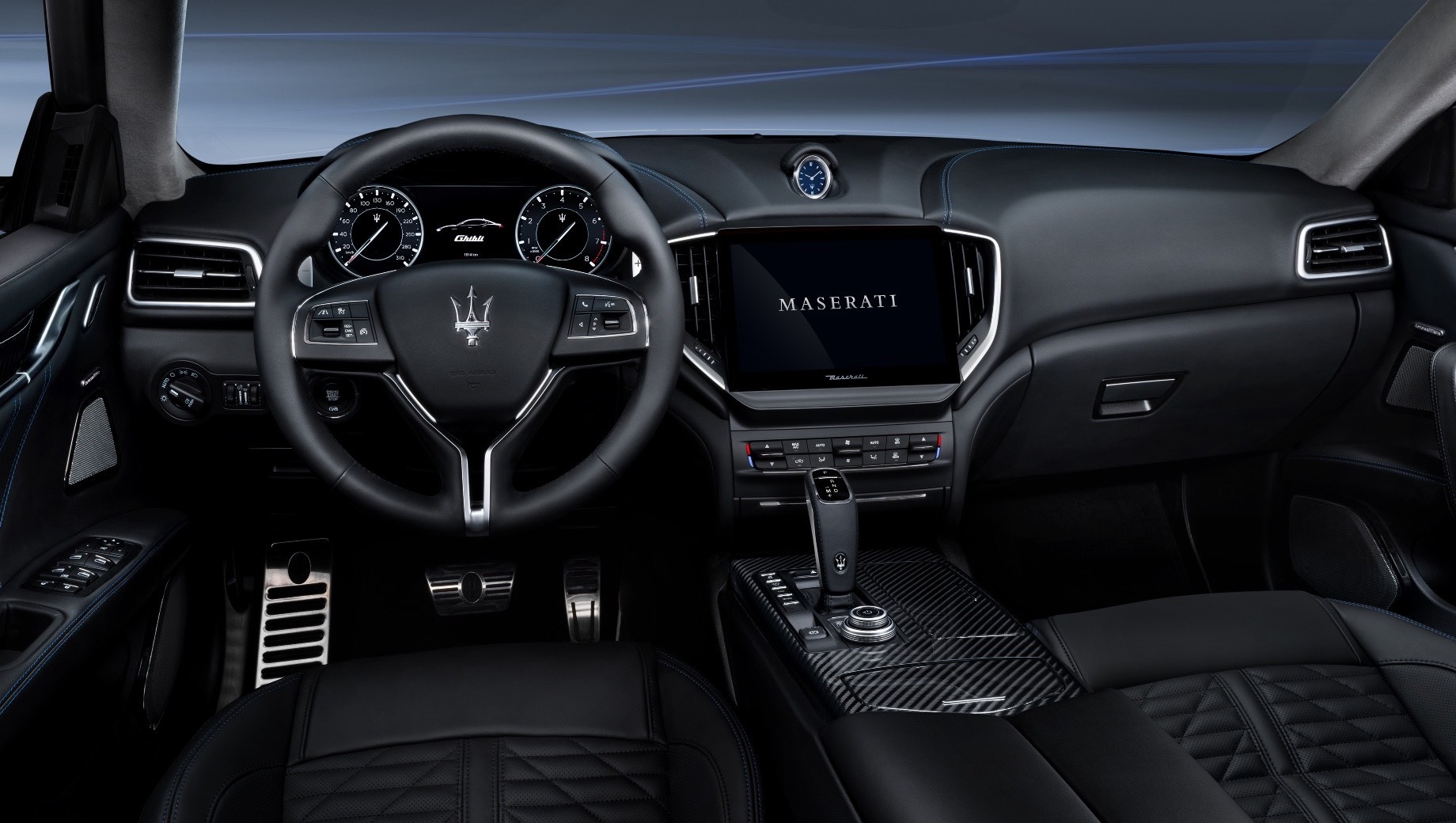 Седан Maserati Ghibli Hybrid получил четыре цилиндра — ДРАЙВ