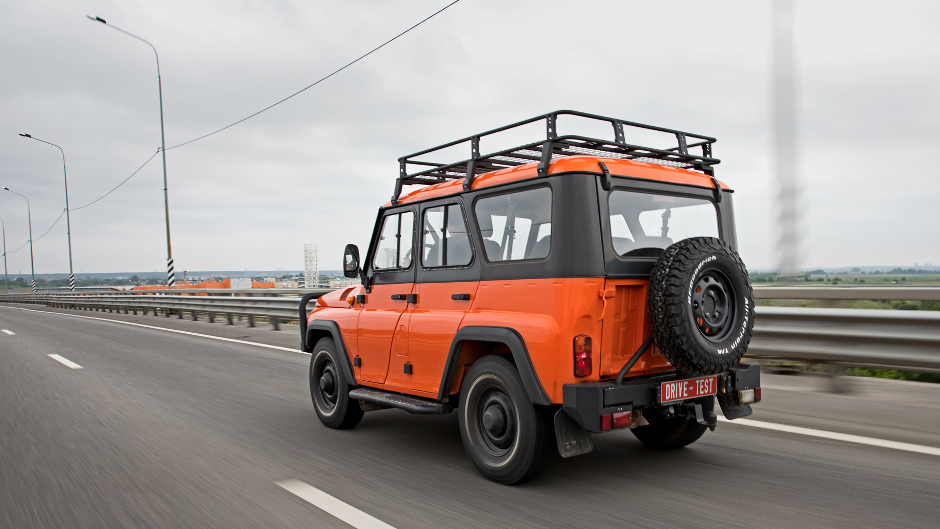 Ныряем в прошлое с проходимцами Lada 4x4 и УАЗ Хантер — ДРАЙВ