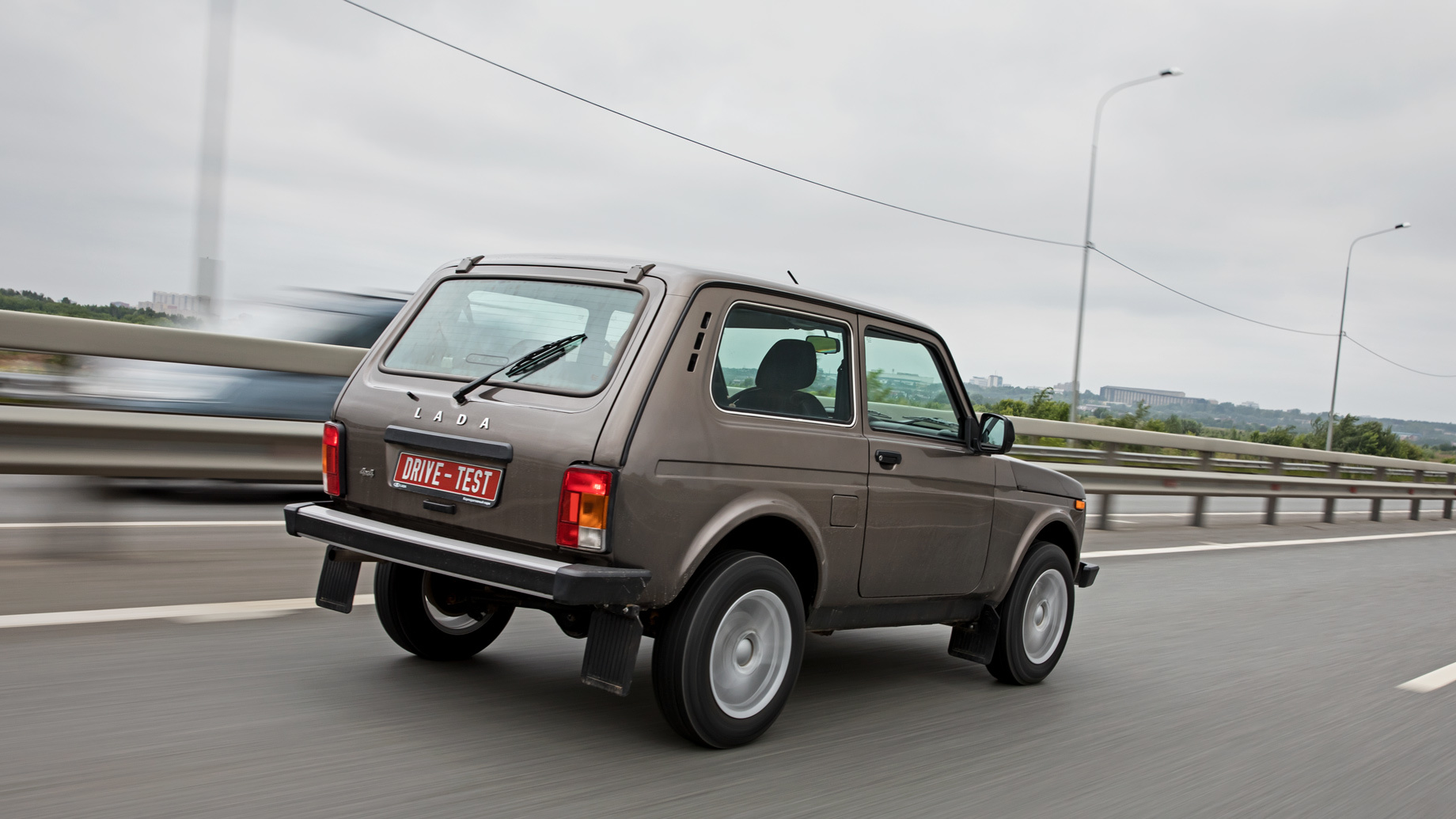 Ныряем в прошлое с проходимцами Lada 4x4 и УАЗ Хантер — ДРАЙВ