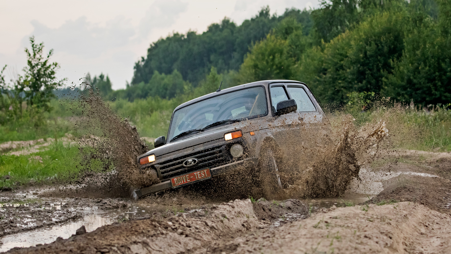 Ныряем в прошлое с проходимцами Lada 4x4 и УАЗ Хантер — ДРАЙВ