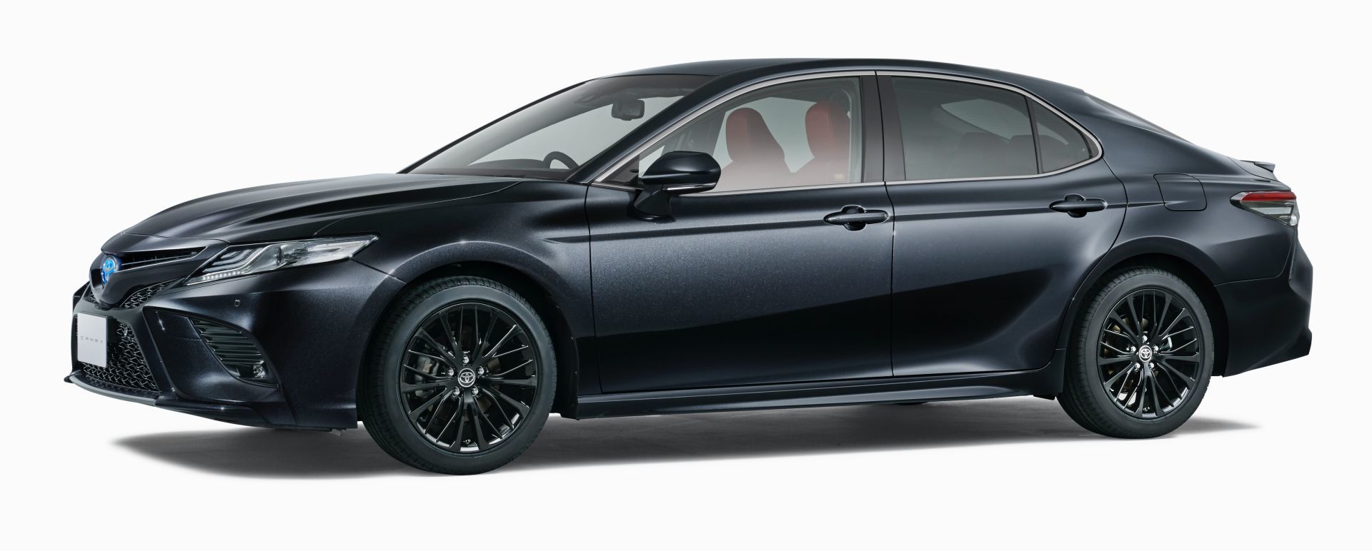 Toyota Camry отметила 40-летие версией WS Black Edition — ДРАЙВ