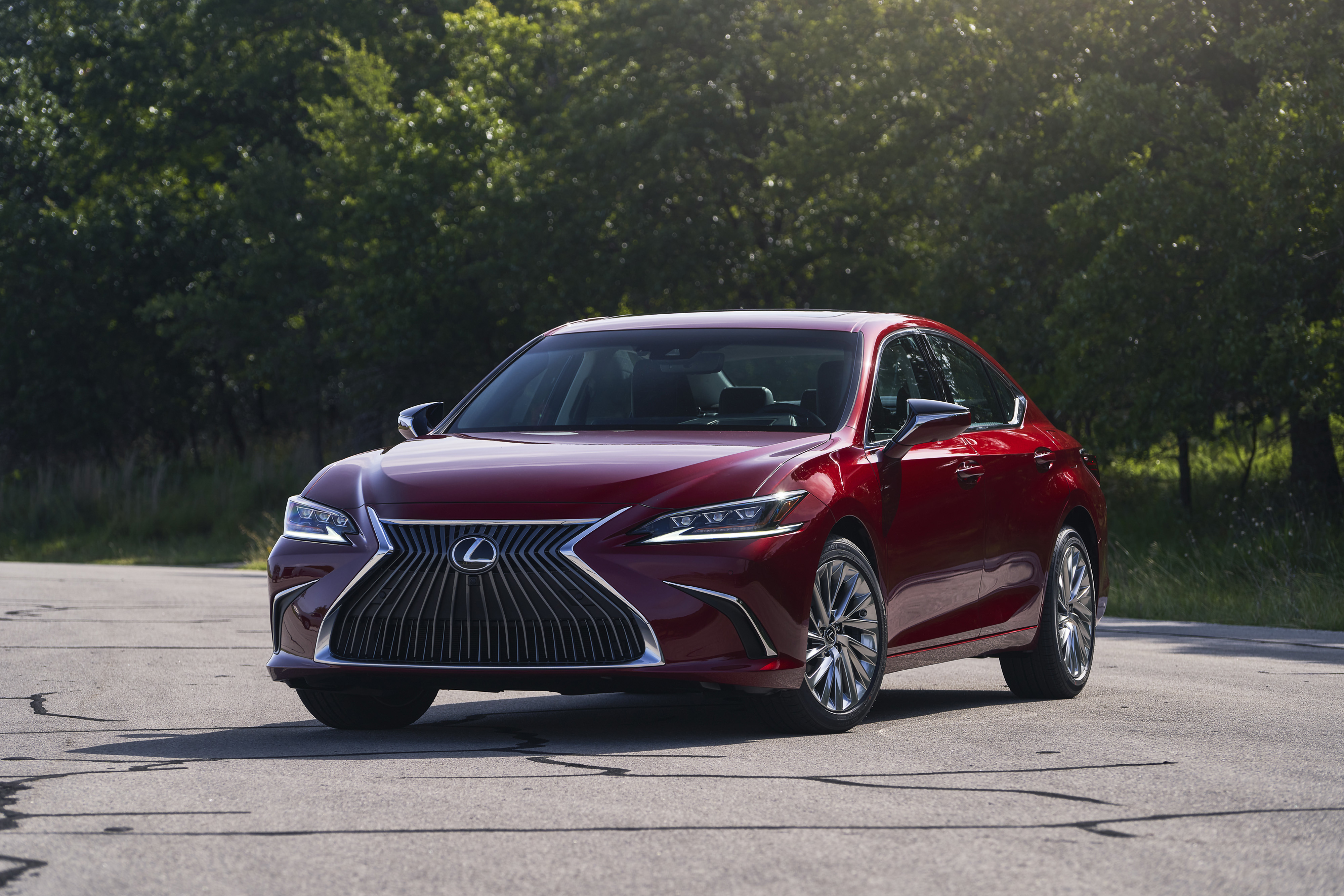 Седан Lexus ES 250 впервые получил полный привод — ДРАЙВ