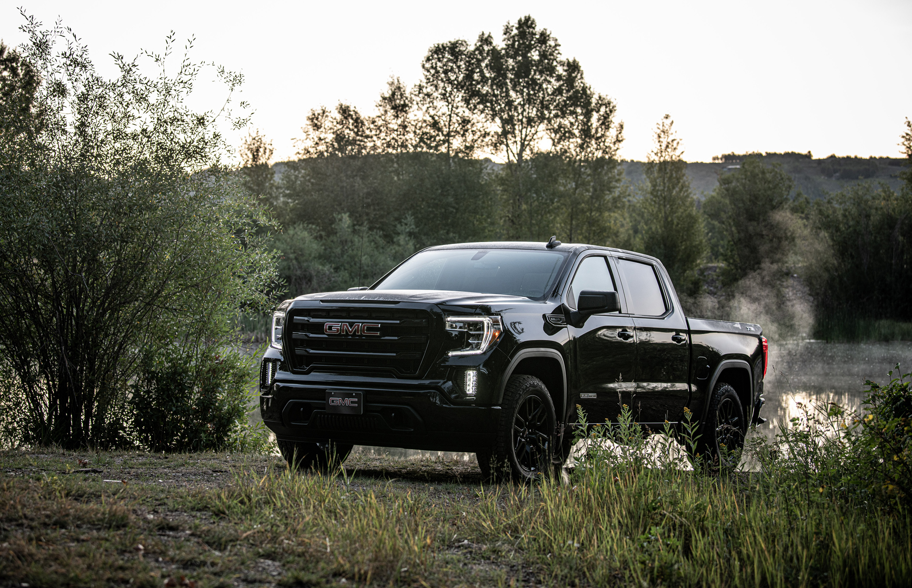 Пикапы GMC Sierra 1500 и HD повысили удобство буксировки — ДРАЙВ