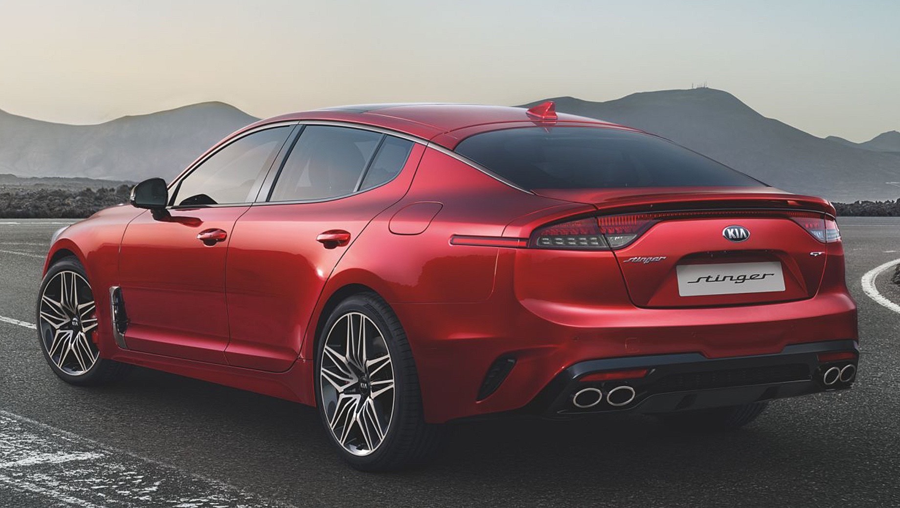 Дополнено: Хэтчбек Kia Stinger остался с одним мотором в Европе — ДРАЙВ