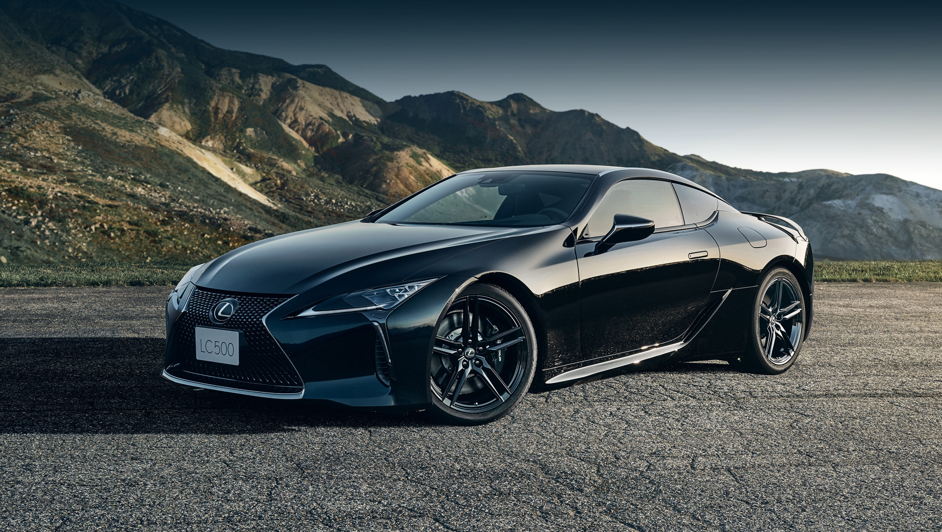 Lexus LC Aviation и RC Emotional Ash поступили в продажу в Японии — DRIVE2