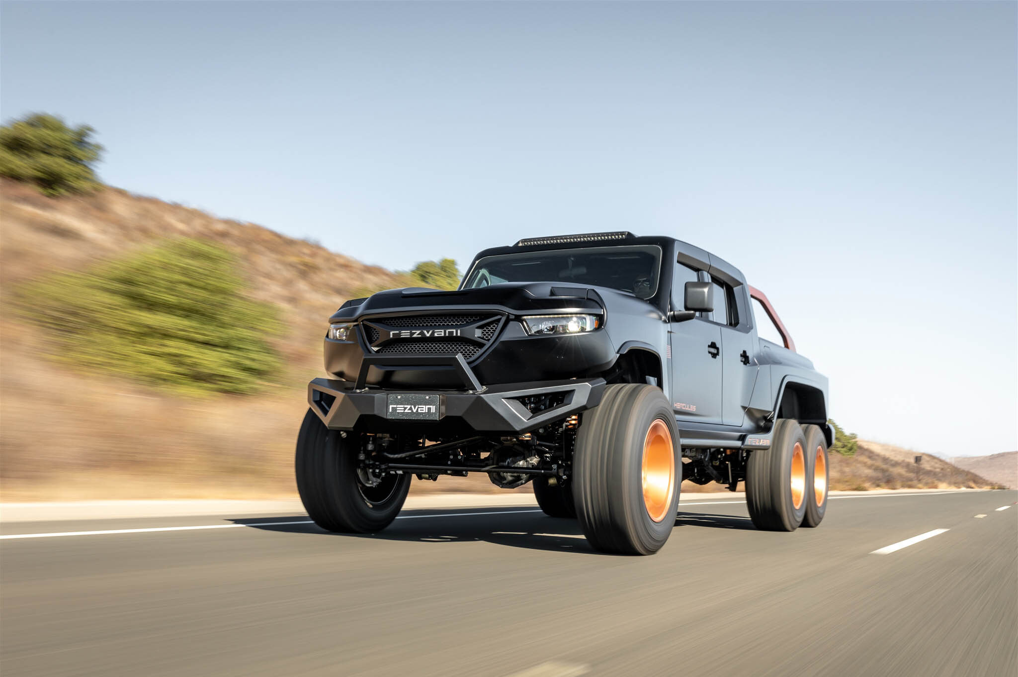 Трёхосный пикап Rezvani Hercules 6x6 поступил в продажу — ДРАЙВ