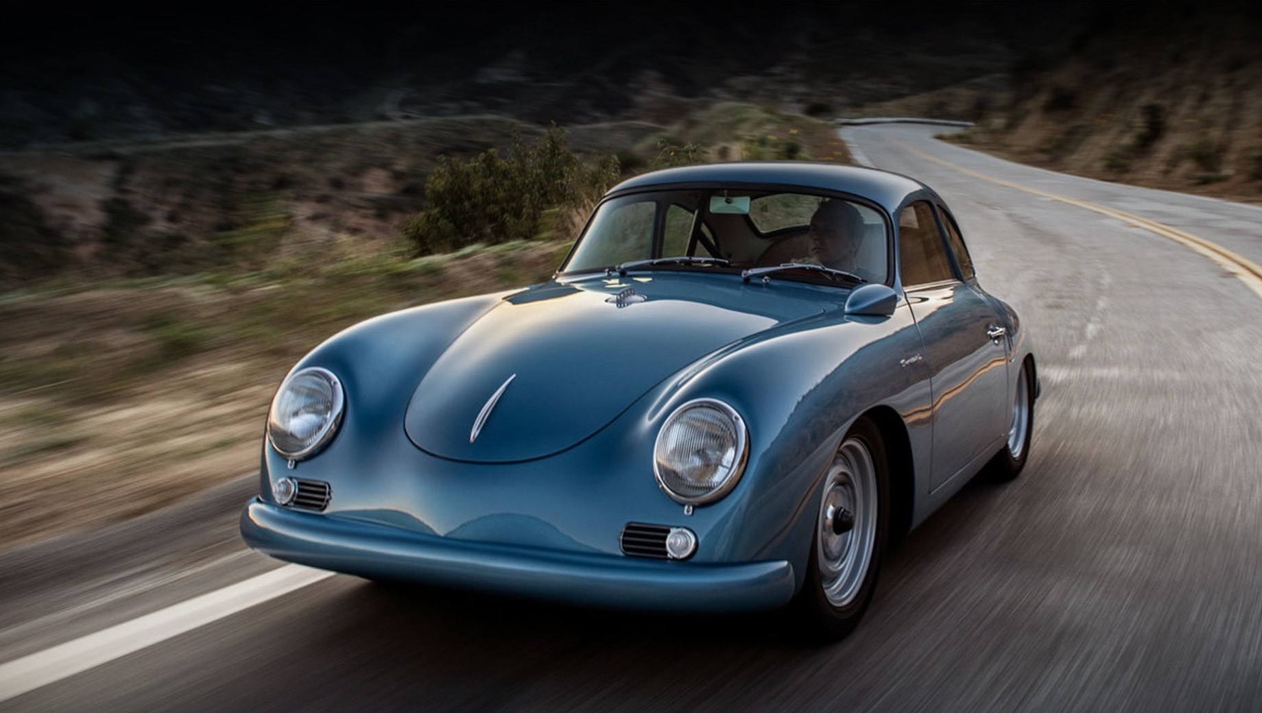 Porsche 356. Новинка построена по заказу члена автомобильного клуба OTTO Эли Когана из Орегона. Основное требование — дизайн машины не должен выдавать наличия современного оборудования. Так, например, совершенно новая оптика тут стилизована под элементы из 60-х.