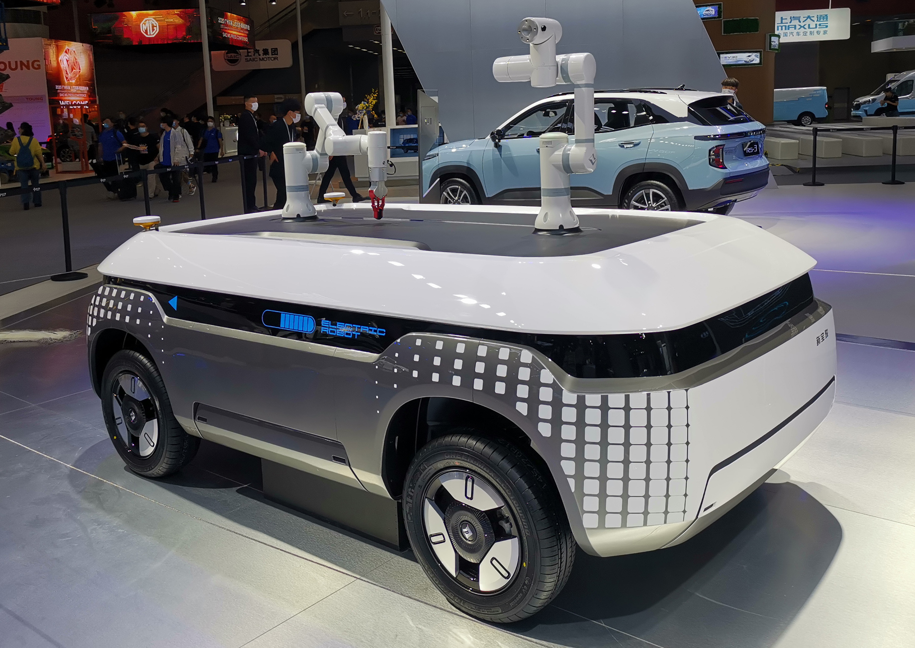 Тележки-роботы Baojun Smart Cube подали пример коллективизма — ДРАЙВ