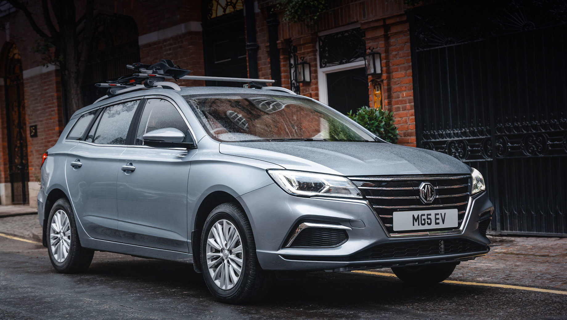 Электрокар Roewe Ei5 выбрался из Китая под маркой MG — DRIVE2