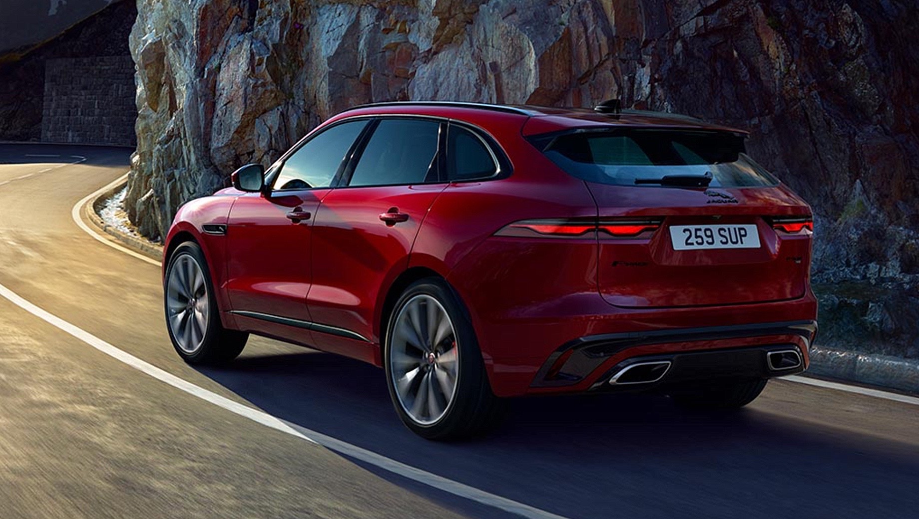 Jaguar кроссовер e Pace 2021