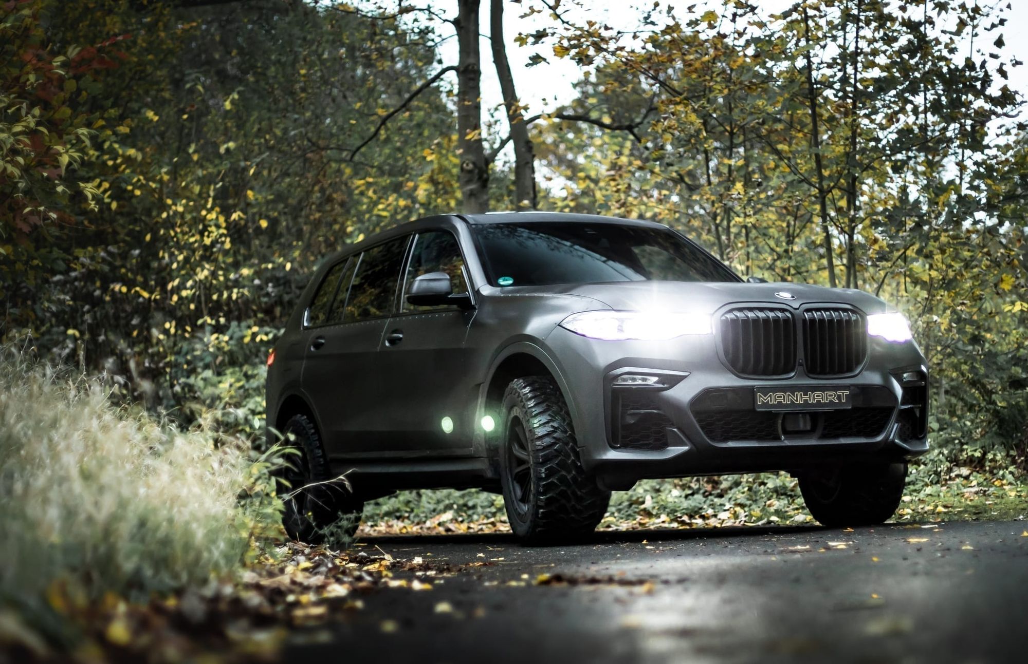 Модель BMW X7 превратилась в офроудер MHX7 650 Dirt Edition — ДРАЙВ