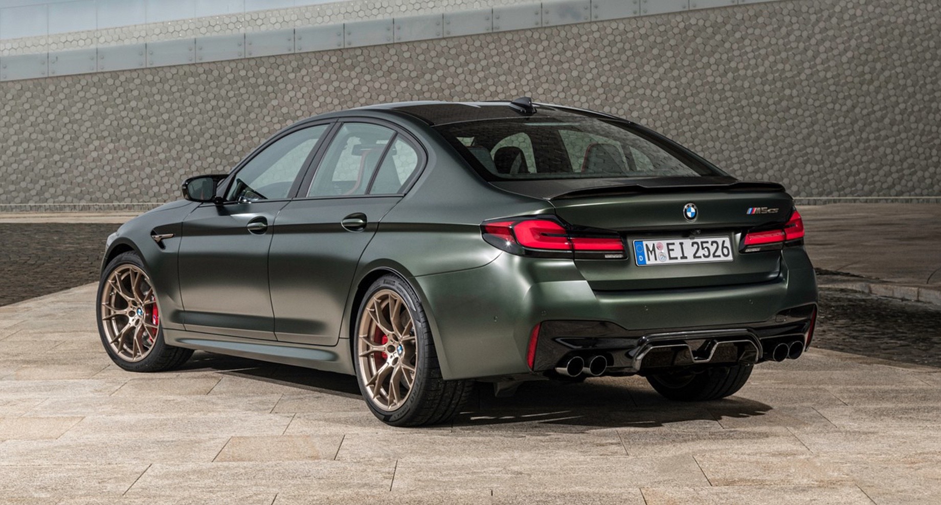 Седан BMW M5 предложил суперкаровскую динамику — DRIVE2