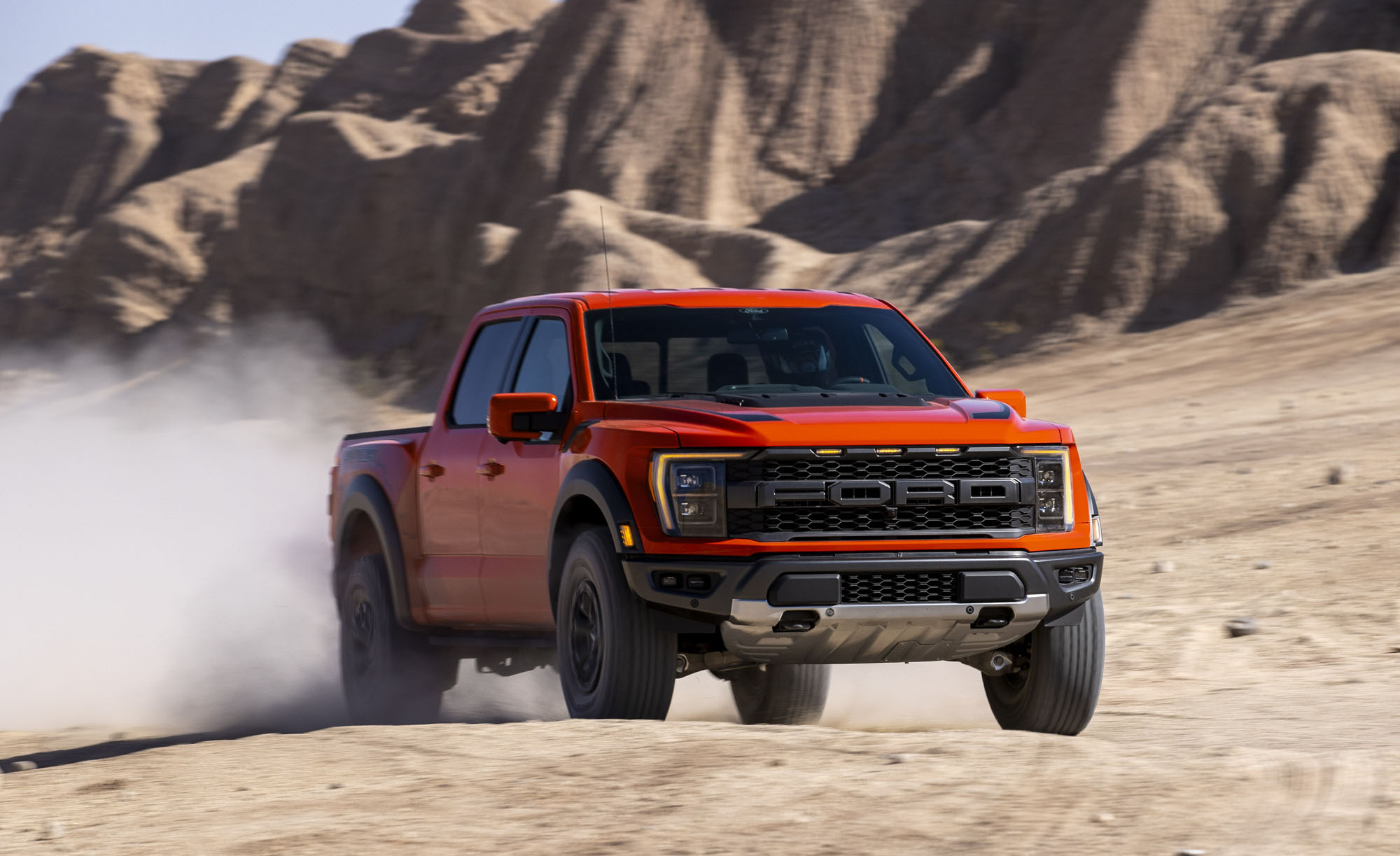 Ford F-150 Raptor основательно подготовился к прыжкам — ДРАЙВ