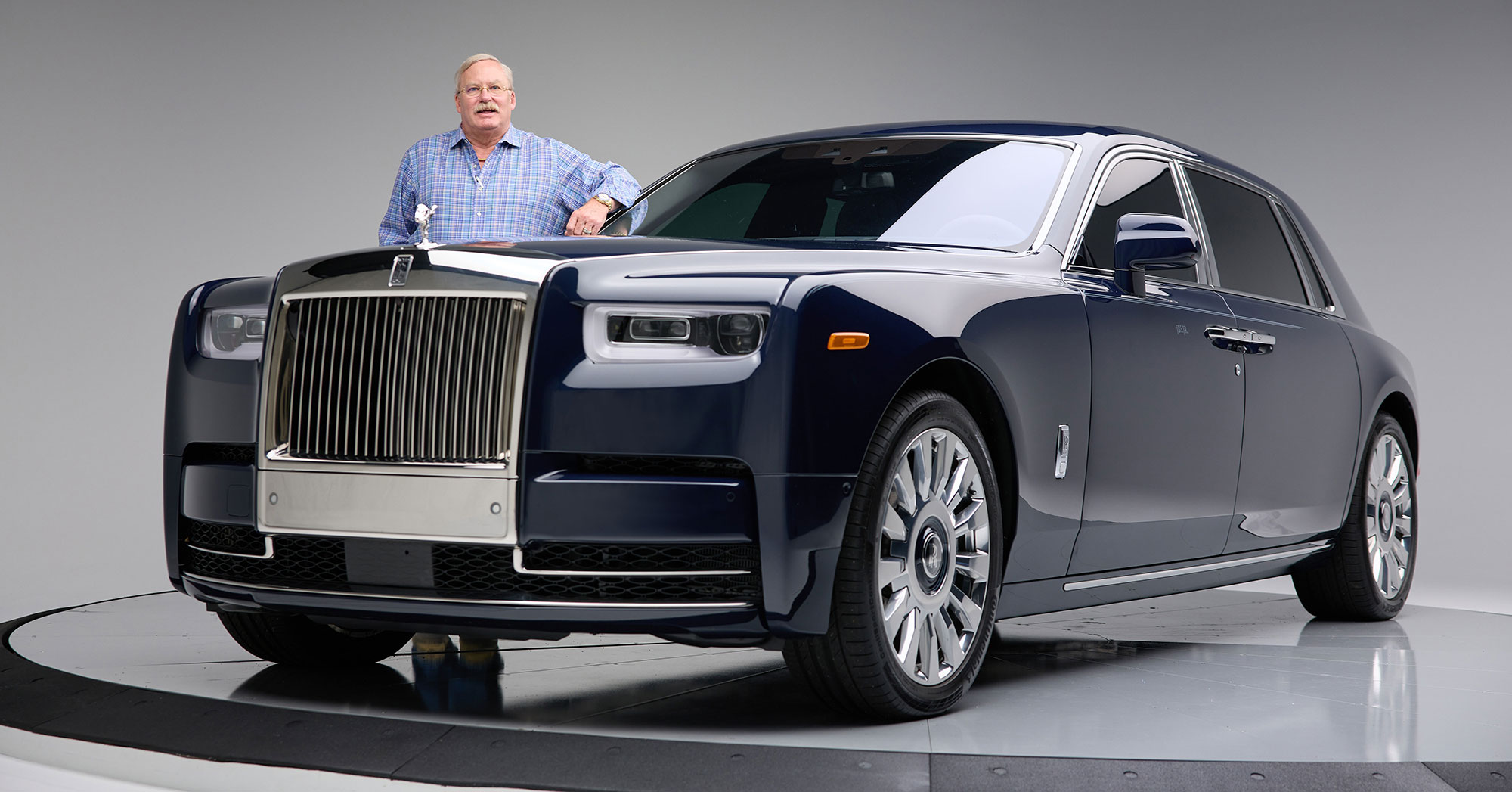 Rolls-Royce Koa Phantom угодил заказчику драгоценным деревом — ДРАЙВ