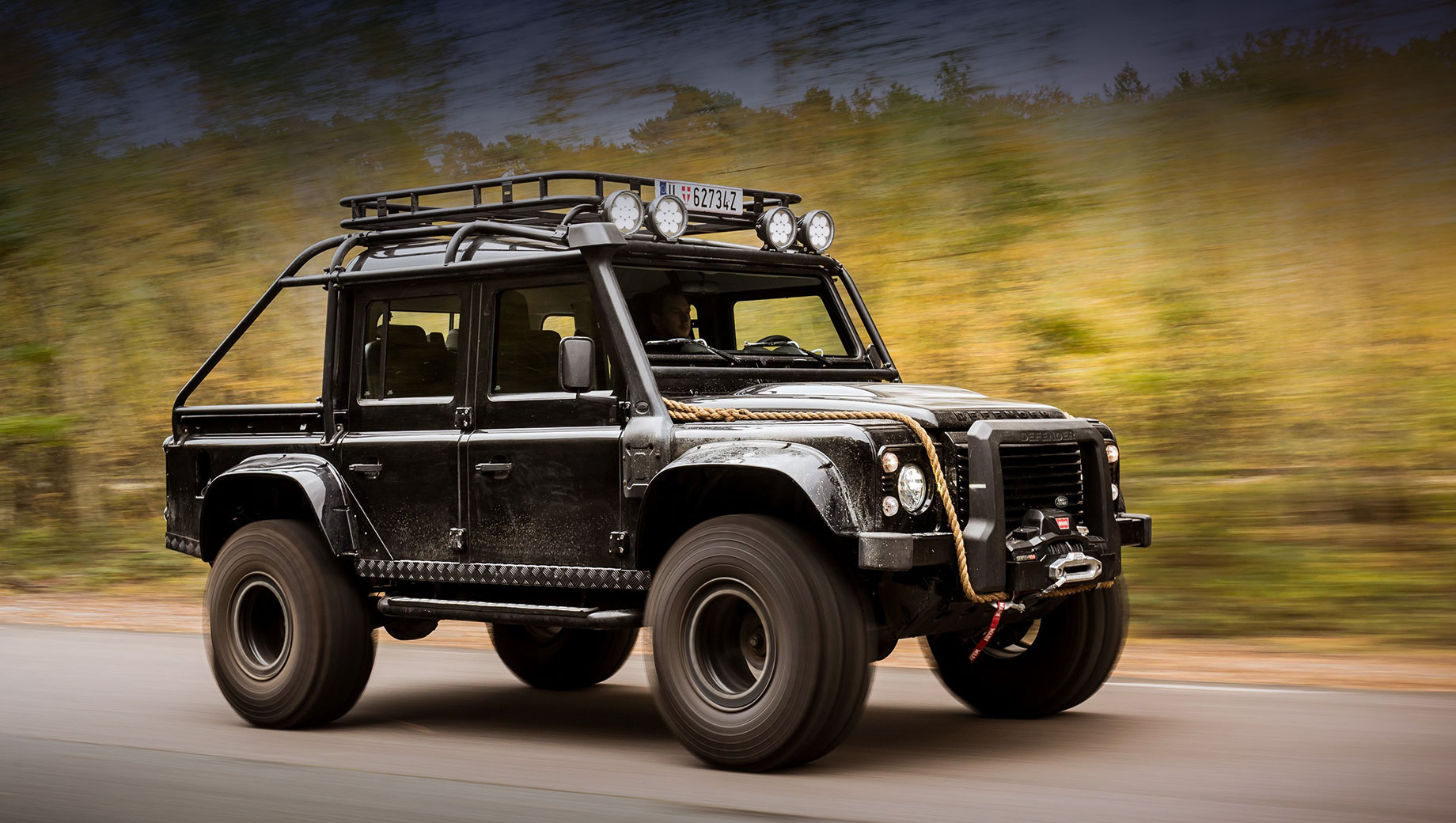 Land Rover намекнул на выпуск нового пикапа Defender