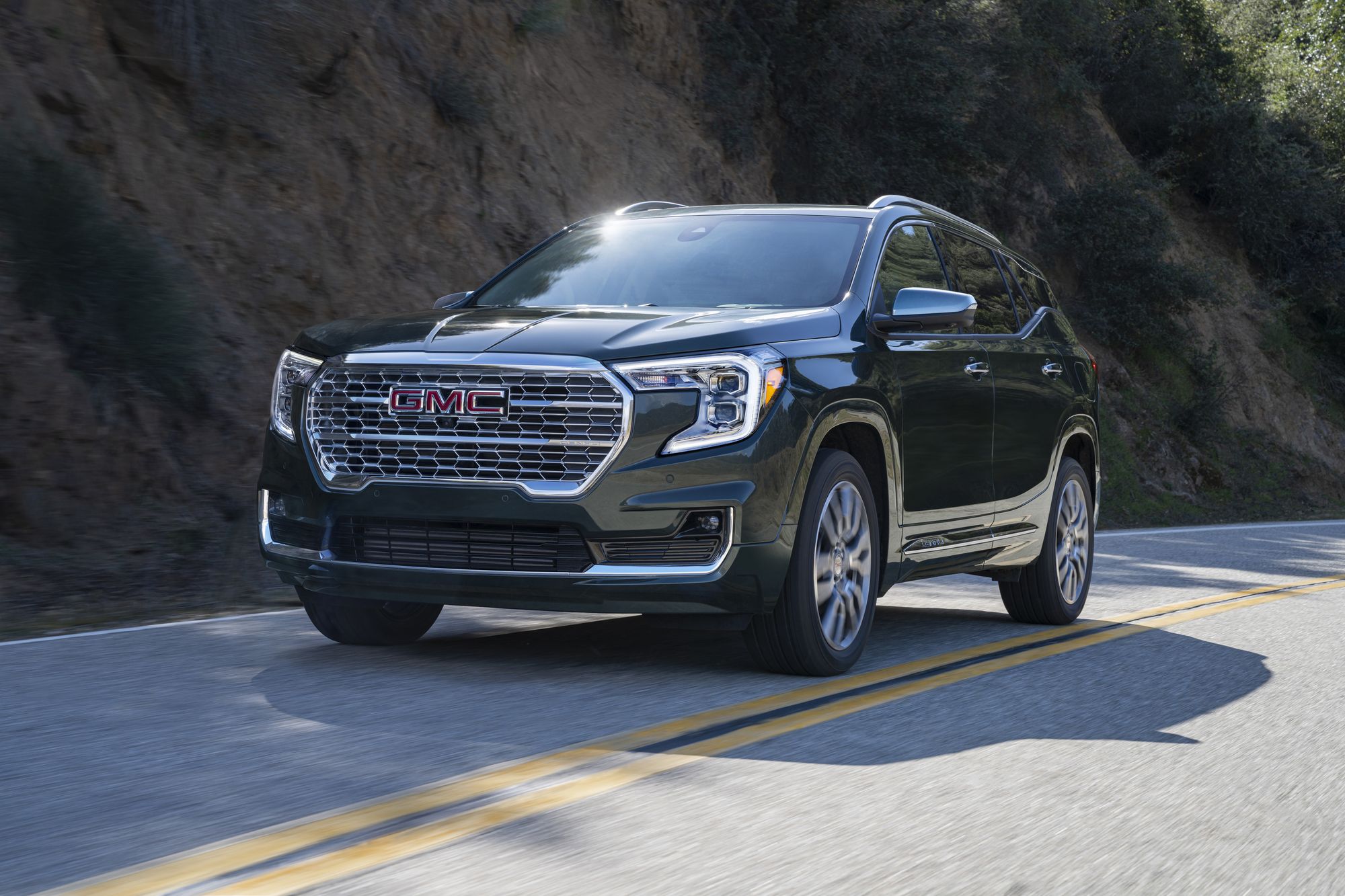 Кроссовер GMC Terrain обновился и получил офроуд-пакет — ДРАЙВ