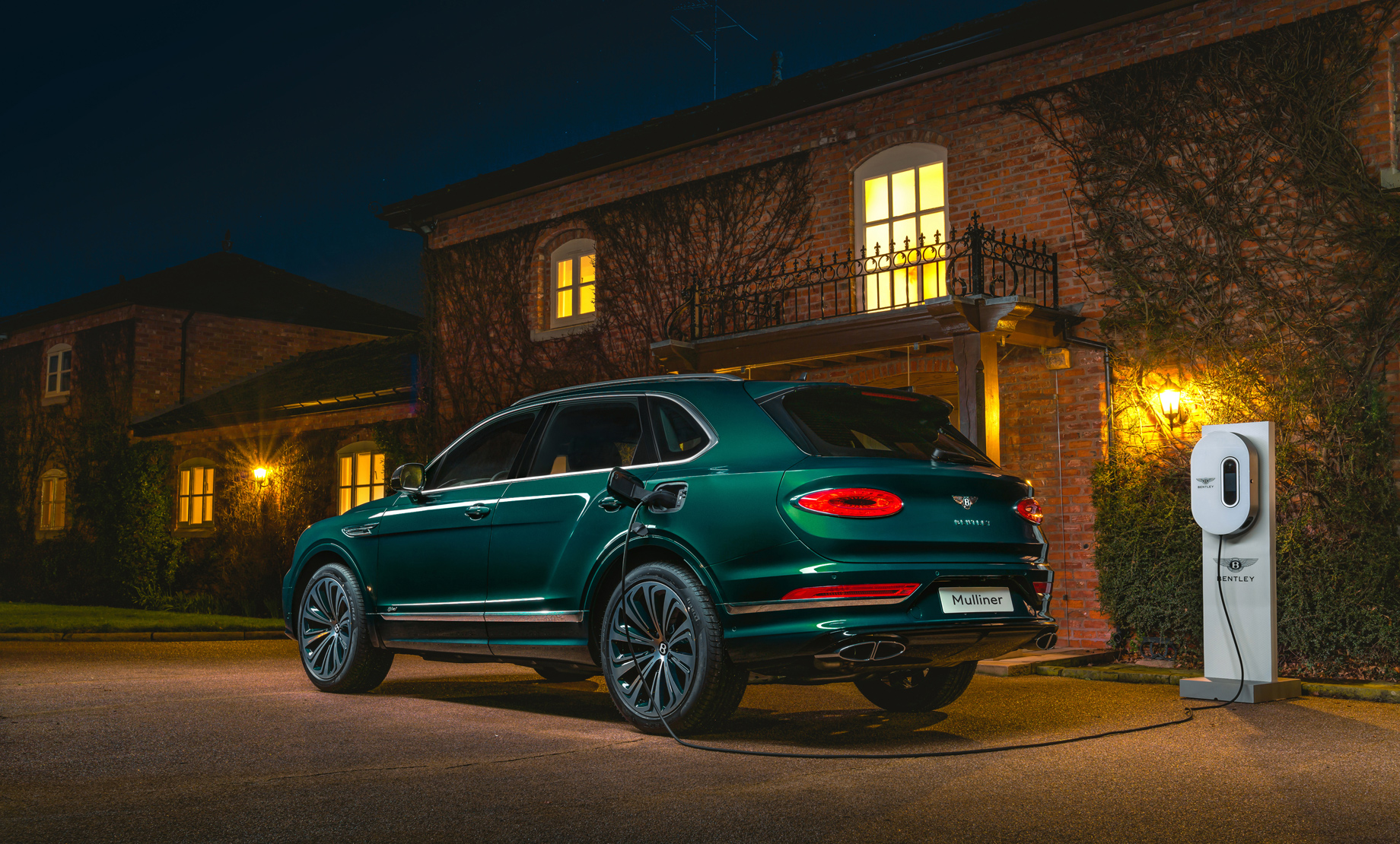 Кроссовер Bentley Bentayga Hybrid зазеленел в ателье Mulliner — ДРАЙВ