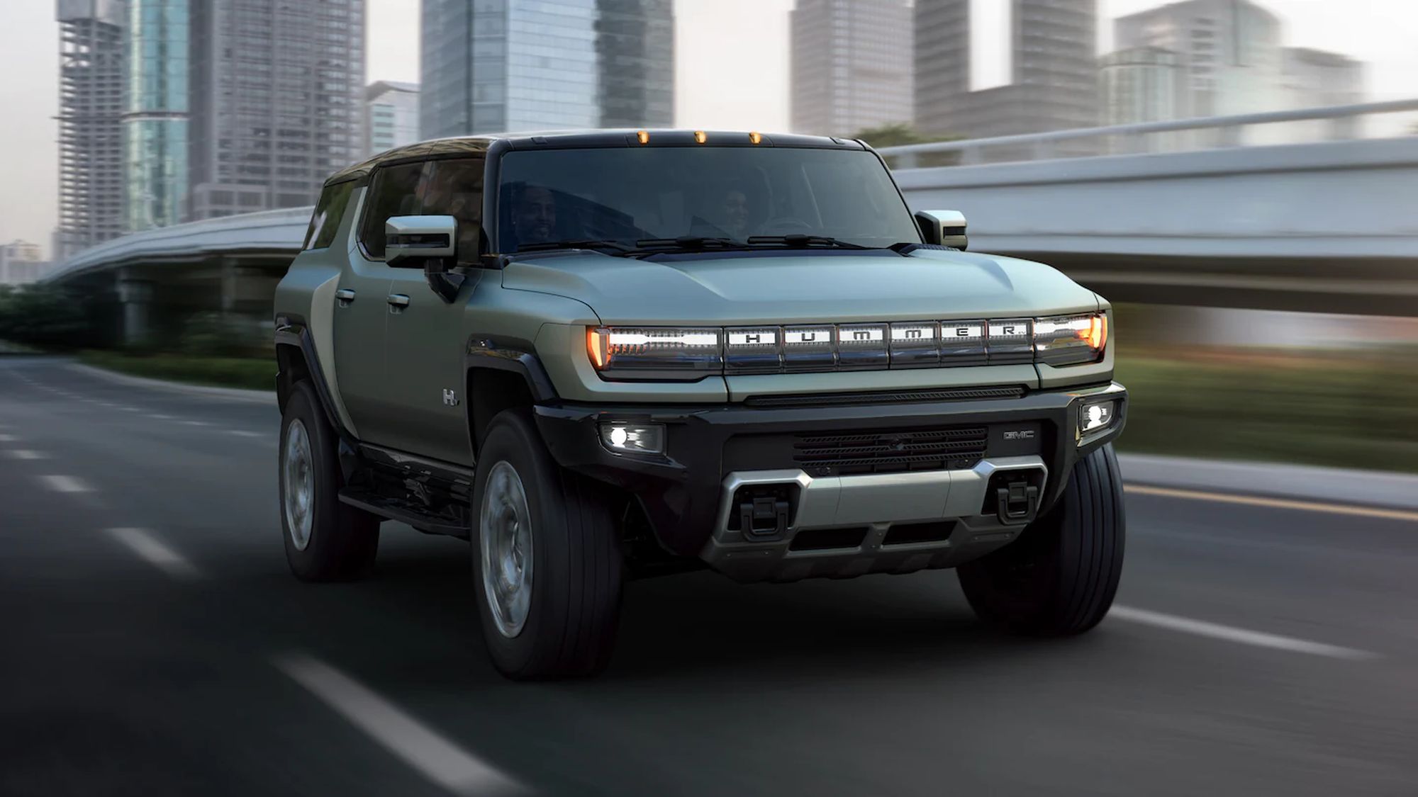 Внедорожник GMC Hummer EV оказался проще пикапа — ДРАЙВ