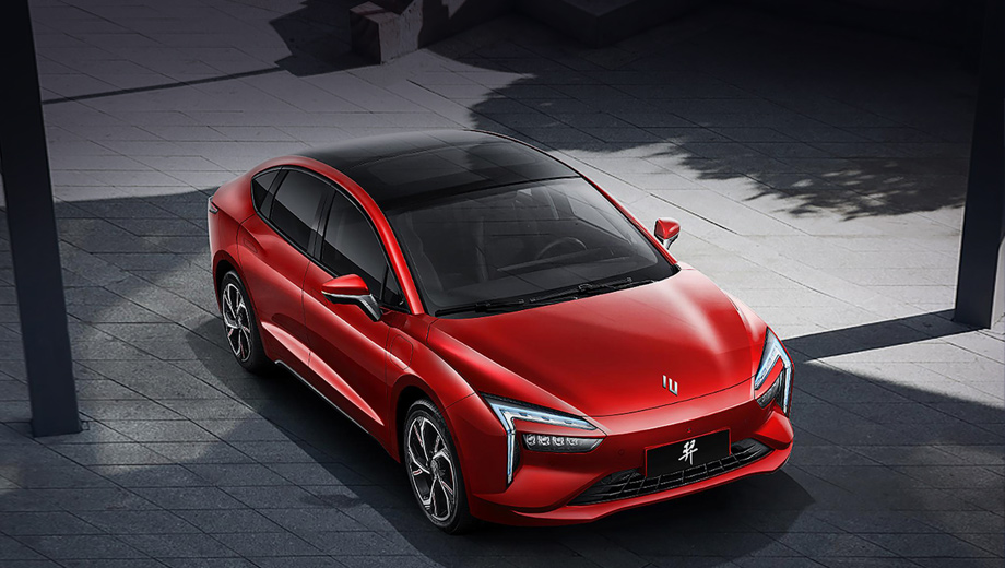 Renault и Jiangling Motors построили седан Yi для Европы