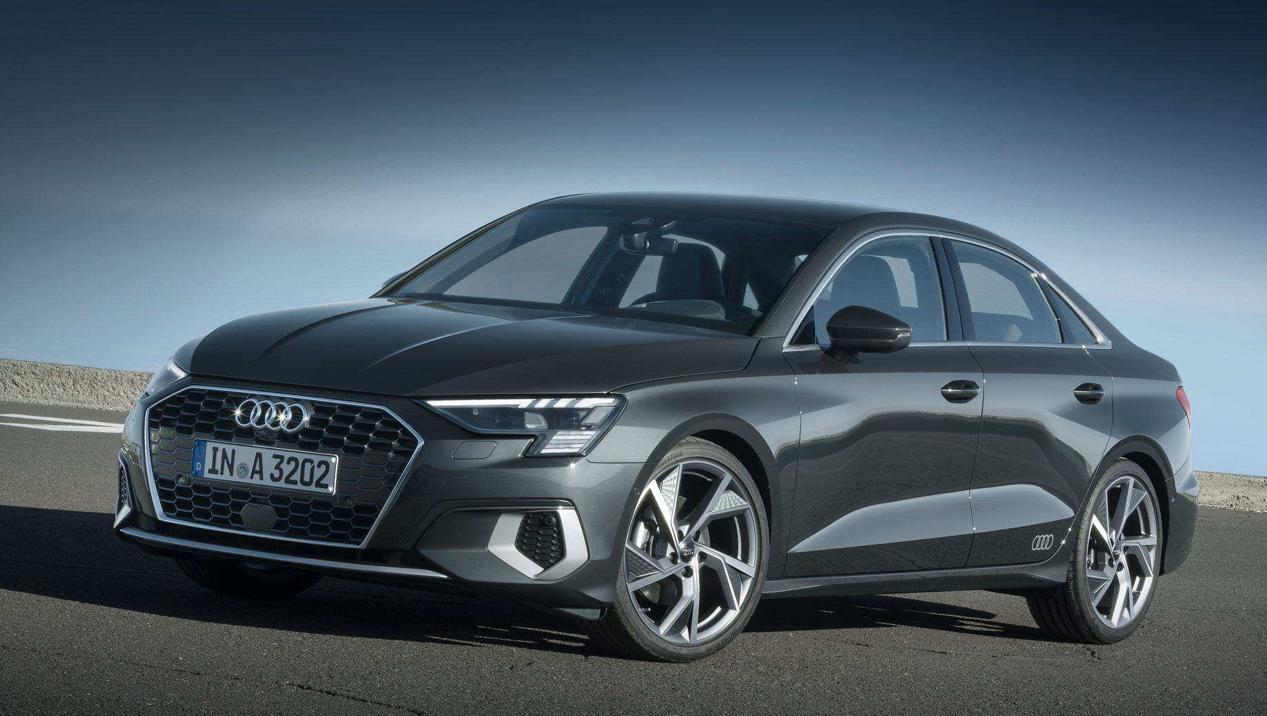 Дополнено: Седан и хэтчбек Audi A3 оценены в рублях