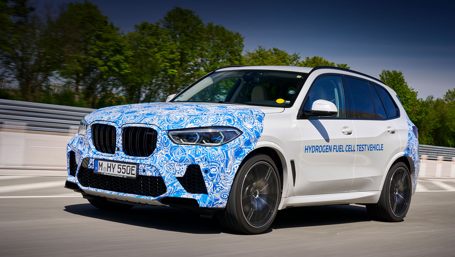 Водородомобиль BMW X5 i Hydrogen Next выехал на дороги