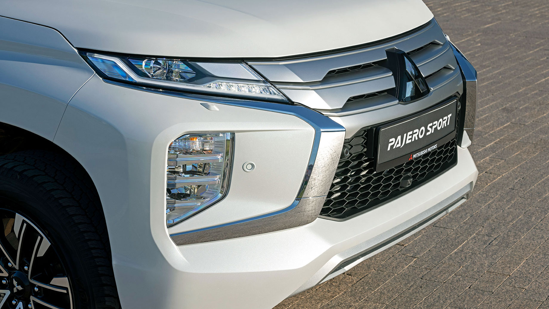 Примеряем статус флагмана на обновлённый Mitsubishi Pajero Sport — ДРАЙВ