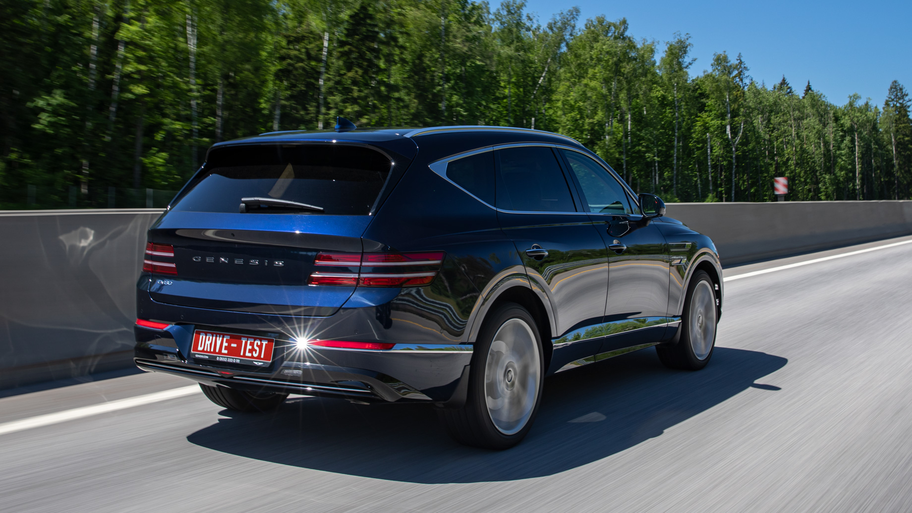 Противопоставляем дизельные Genesis GV80 и VW Touareg — ДРАЙВ