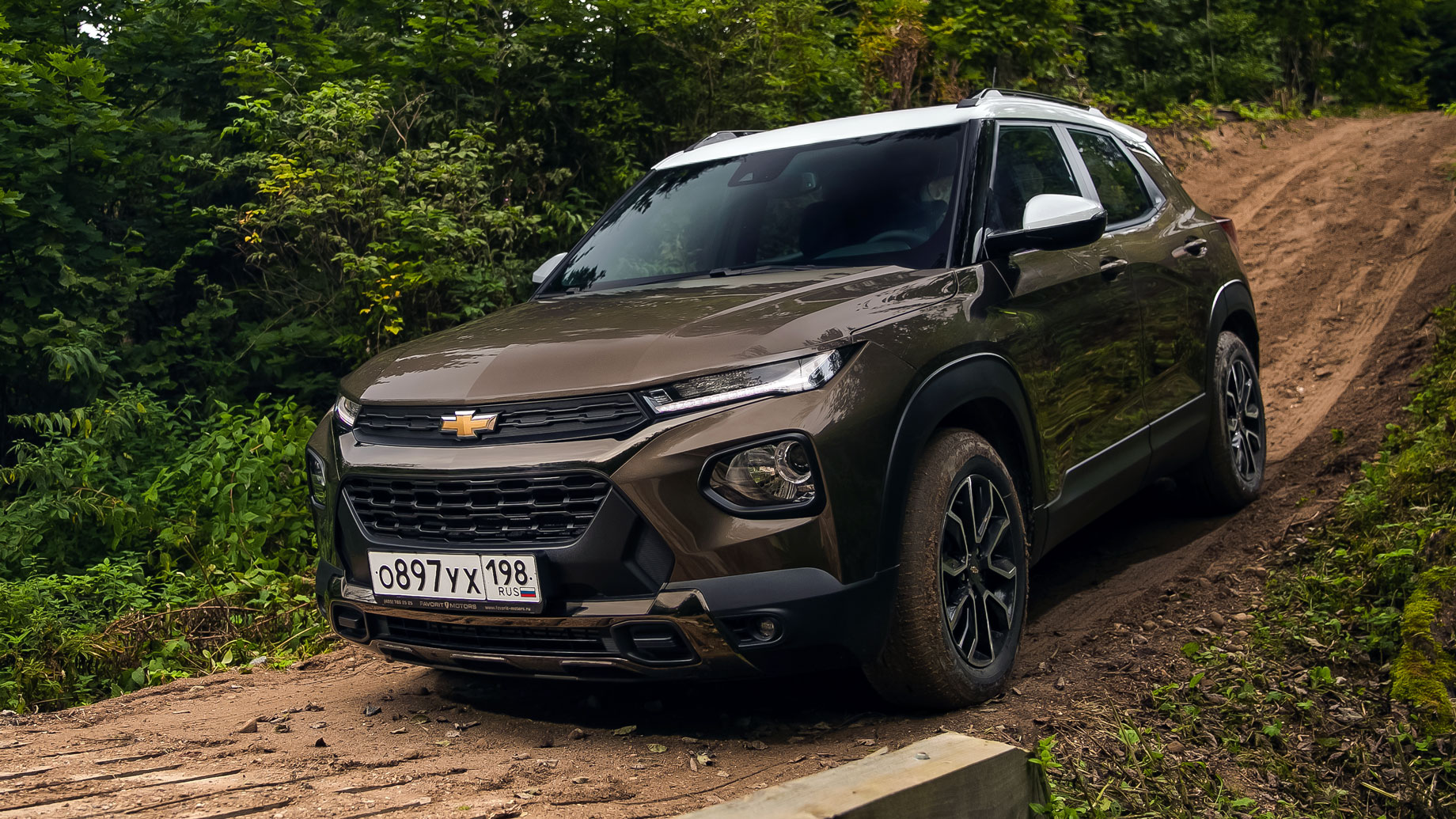 Считаем цилиндры под капотом кроссовера Chevrolet Trailblazer — ДРАЙВ