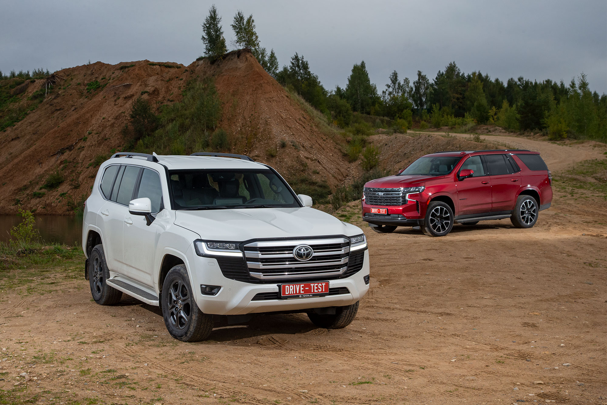 Знакомимся с рамниками Chevrolet Tahoe и Toyota Land Cruiser 300 — ДРАЙВ