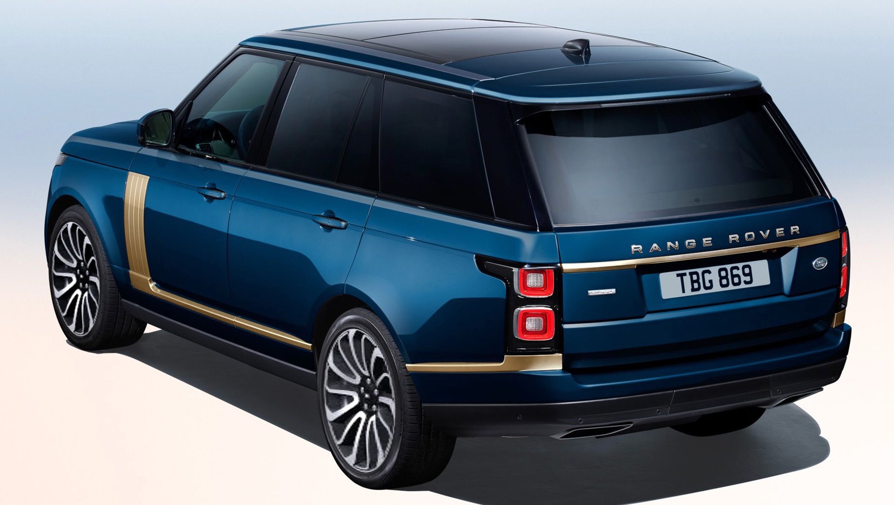 Range Rover SV Golden Edition предложен только японцам — ДРАЙВ