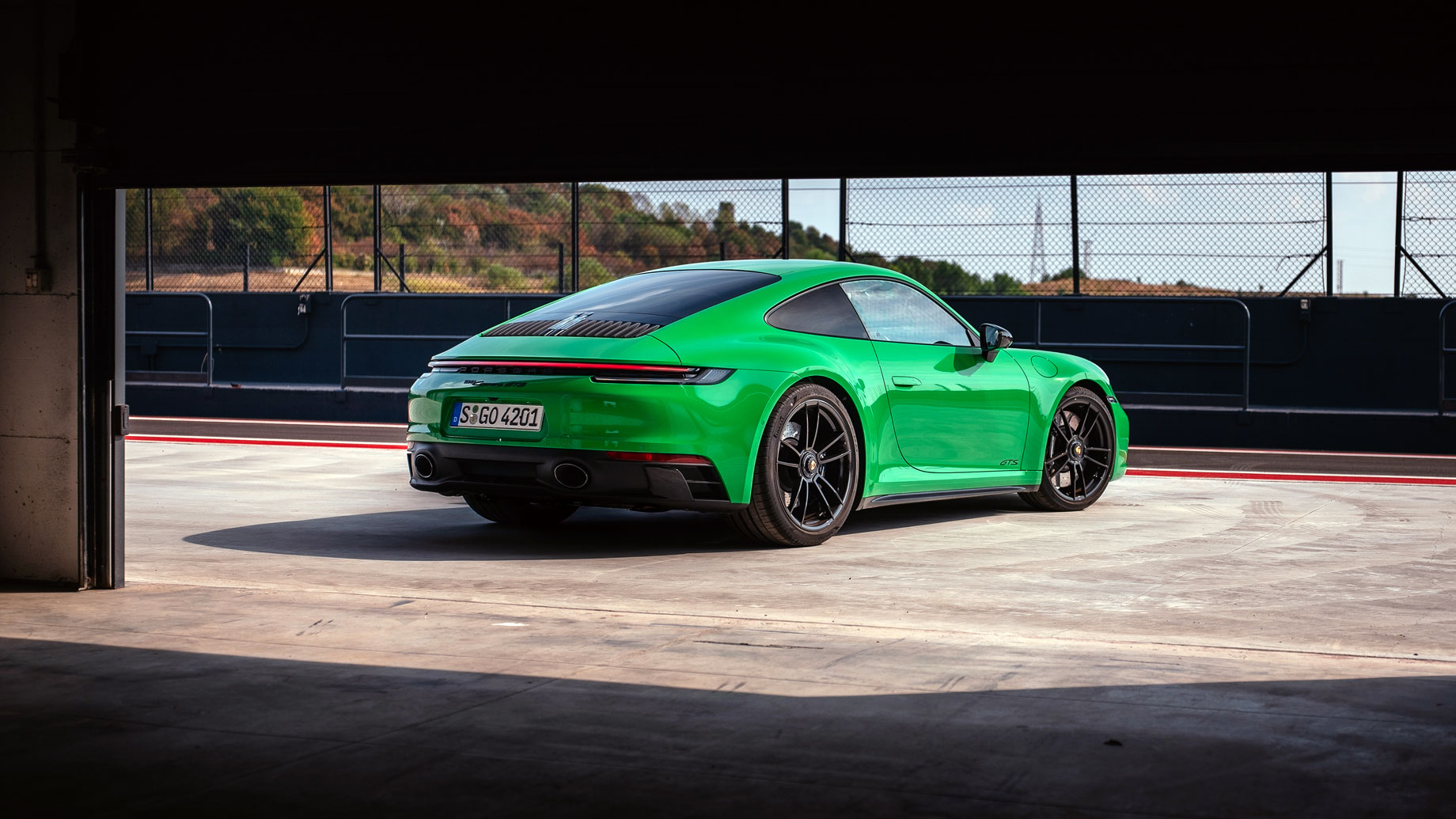 Получаем Porsche 992 c «механикой» в виде 911-го GTS — ДРАЙВ