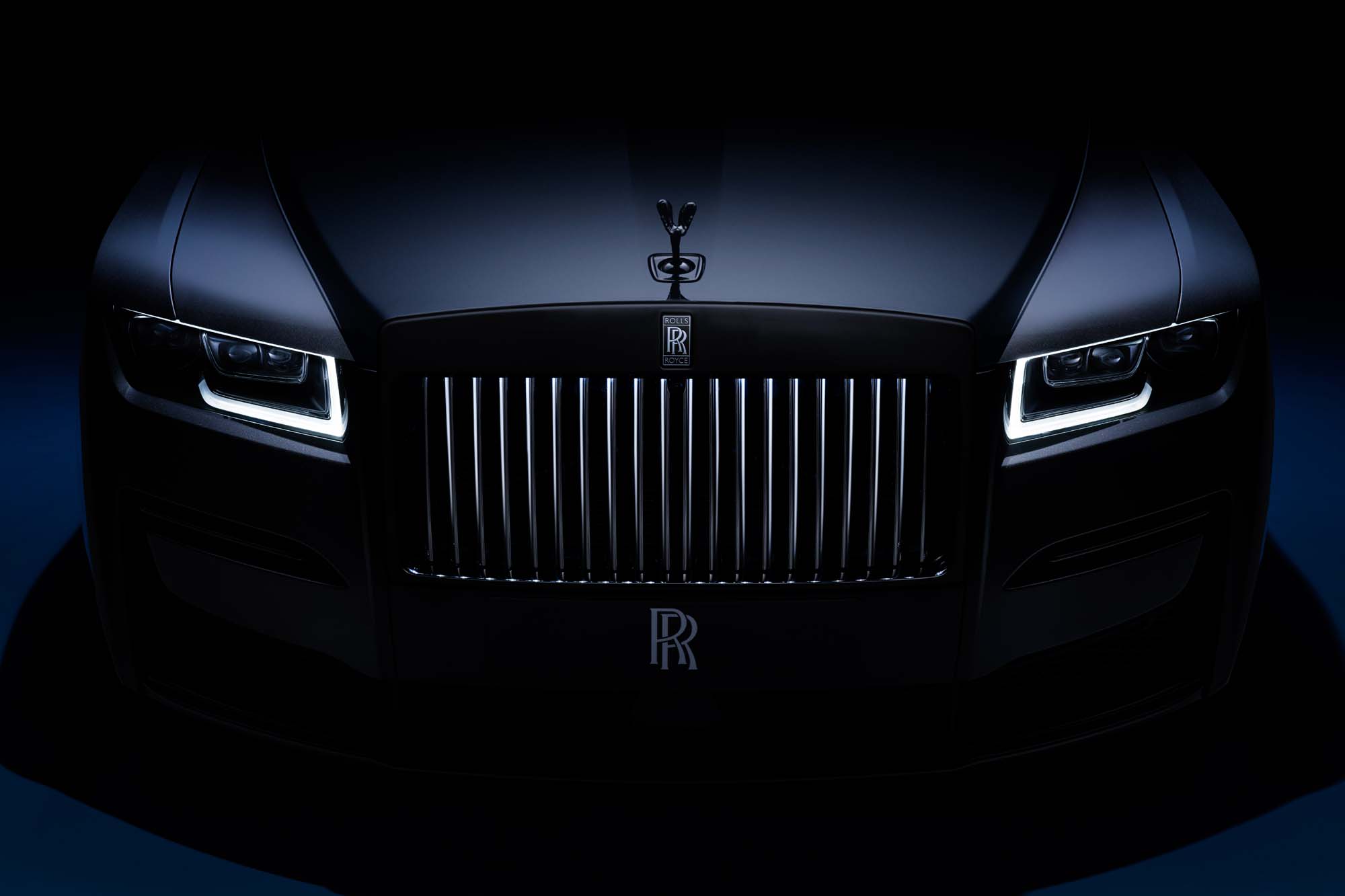 Rolls-Royce Black Badge Ghost отличился мотором и подвеской — ДРАЙВ