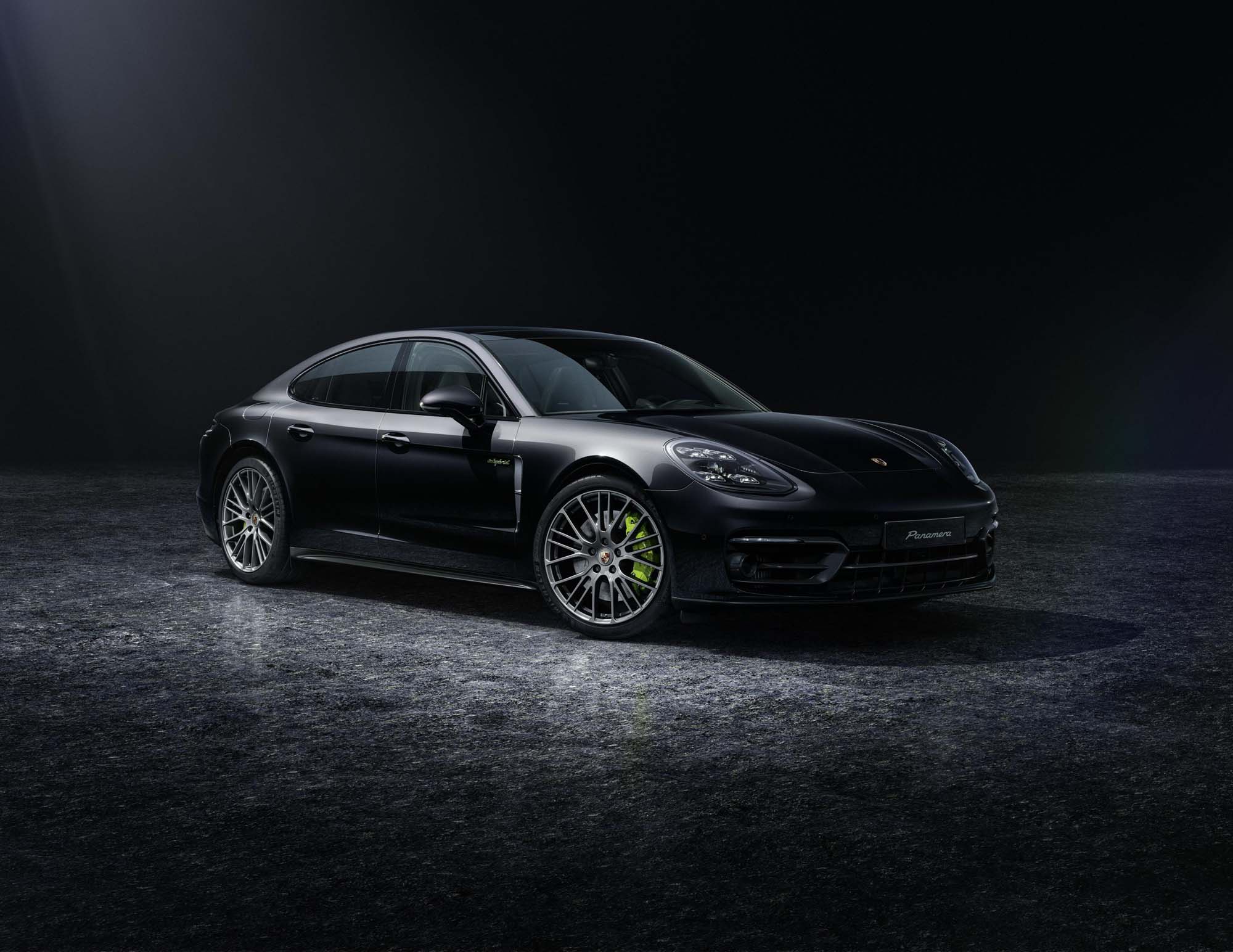 Серия Porsche Panamera Platinum предложила оборудование оптом — ДРАЙВ