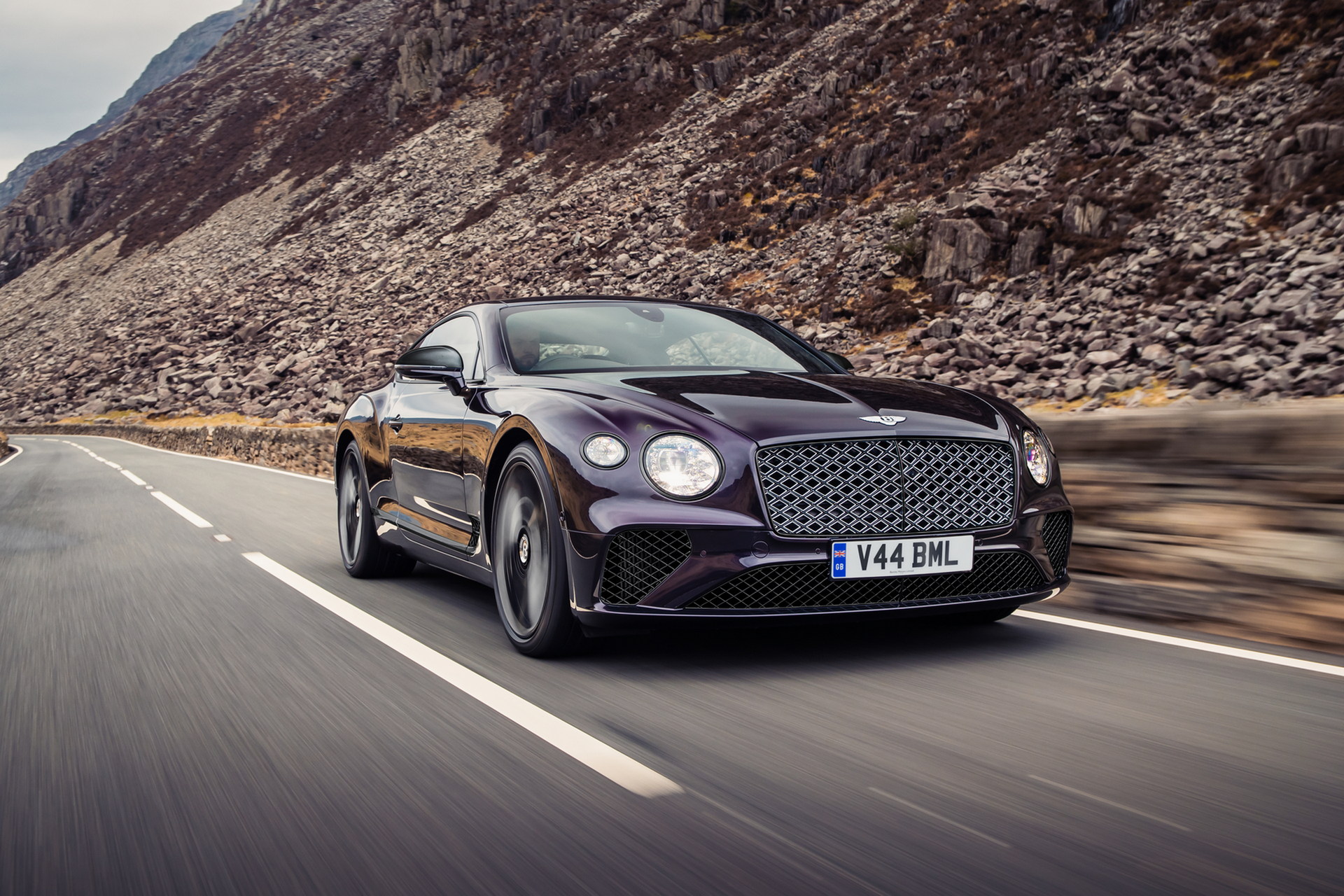 Bentley Continental перестал сверкать в версии Mulliner Blackline — ДРАЙВ