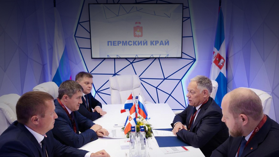 Глава Автодора и губернатор Пермского края обсудили развитие дорожной сети региона